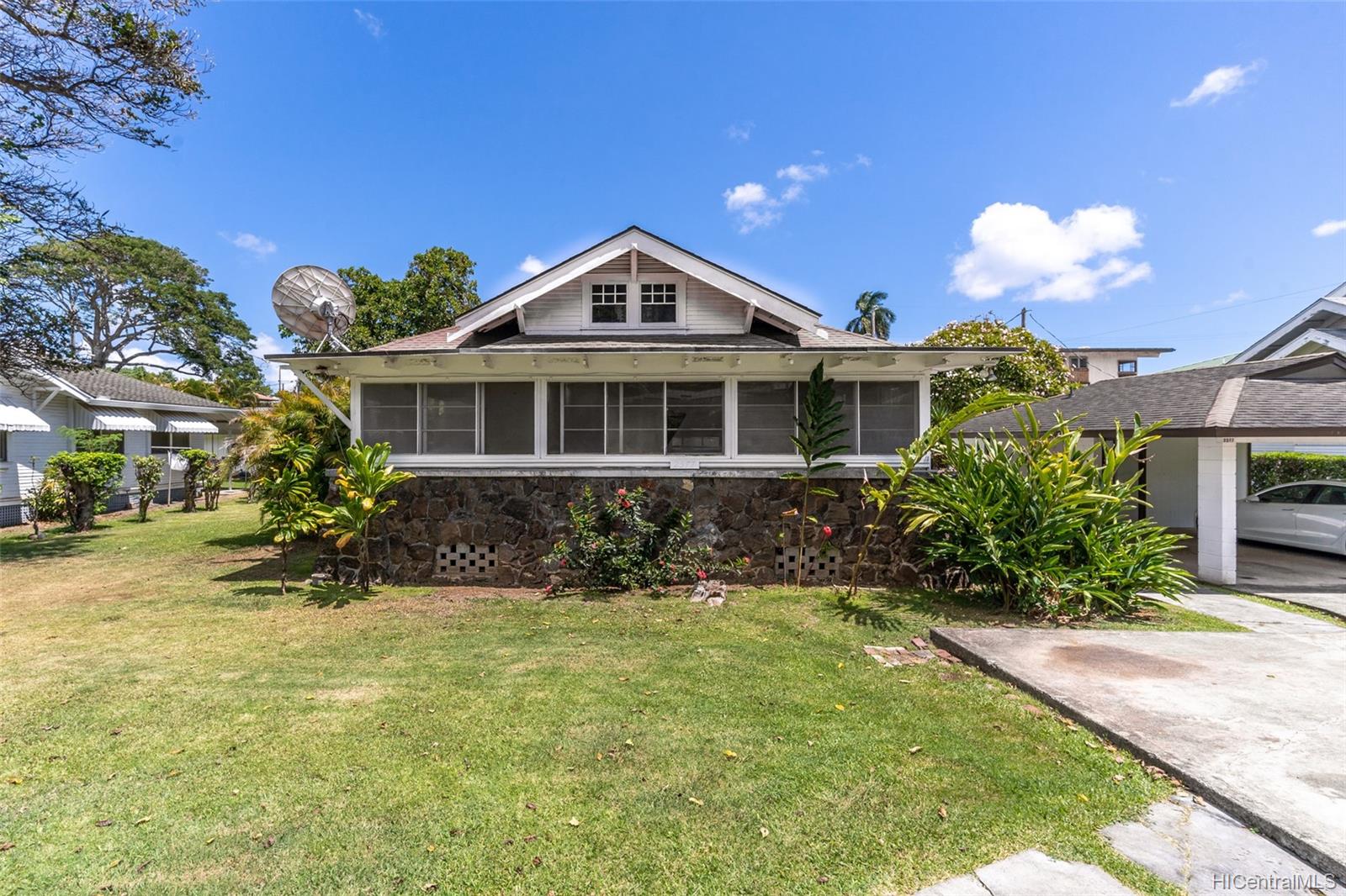 2377 Manoa Road Honolulu, HI 96822