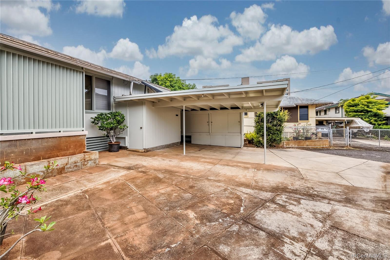 94-357 Niau Street Waipahu, HI 96797