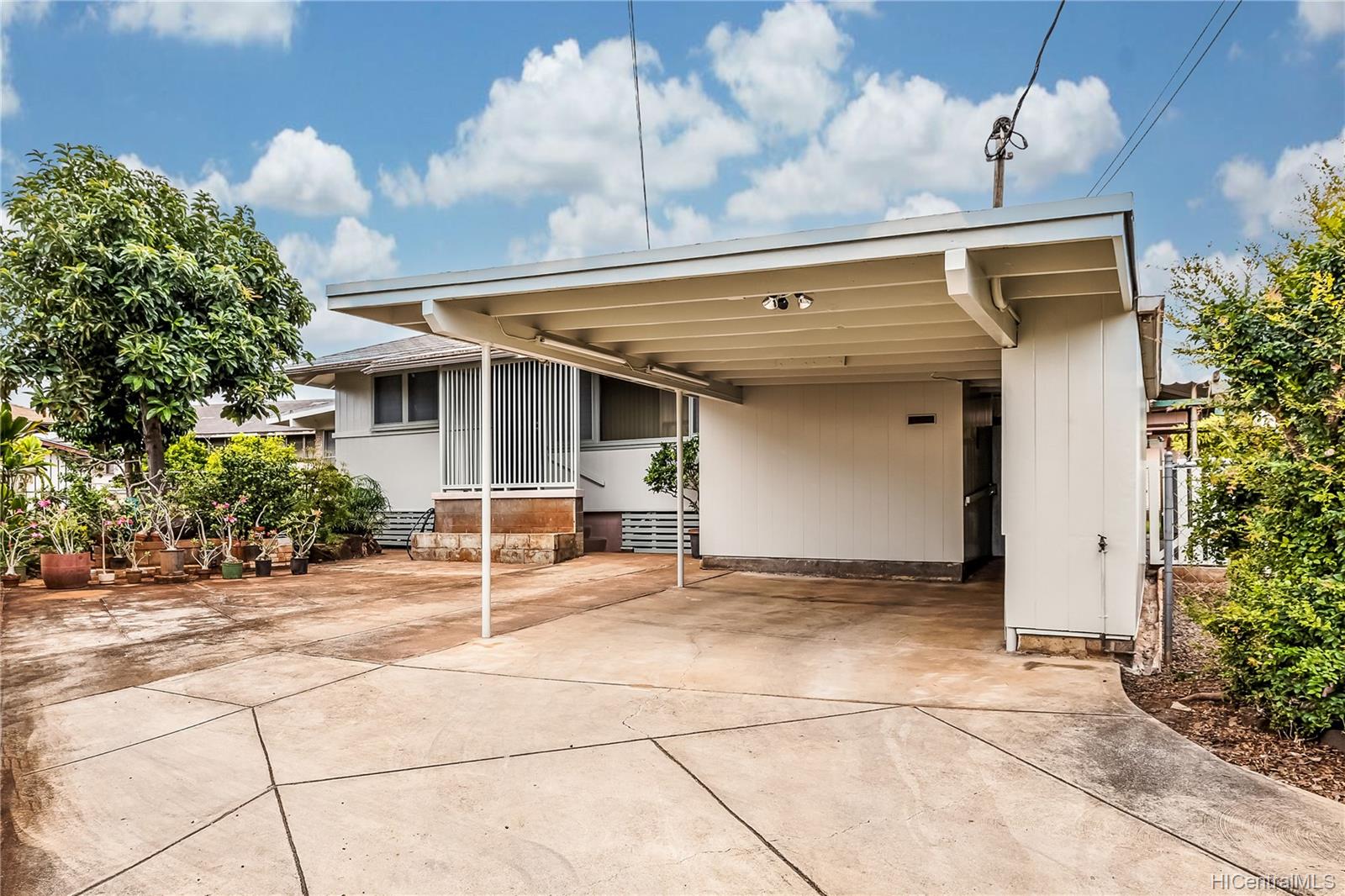 94-357 Niau Street Waipahu, HI 96797