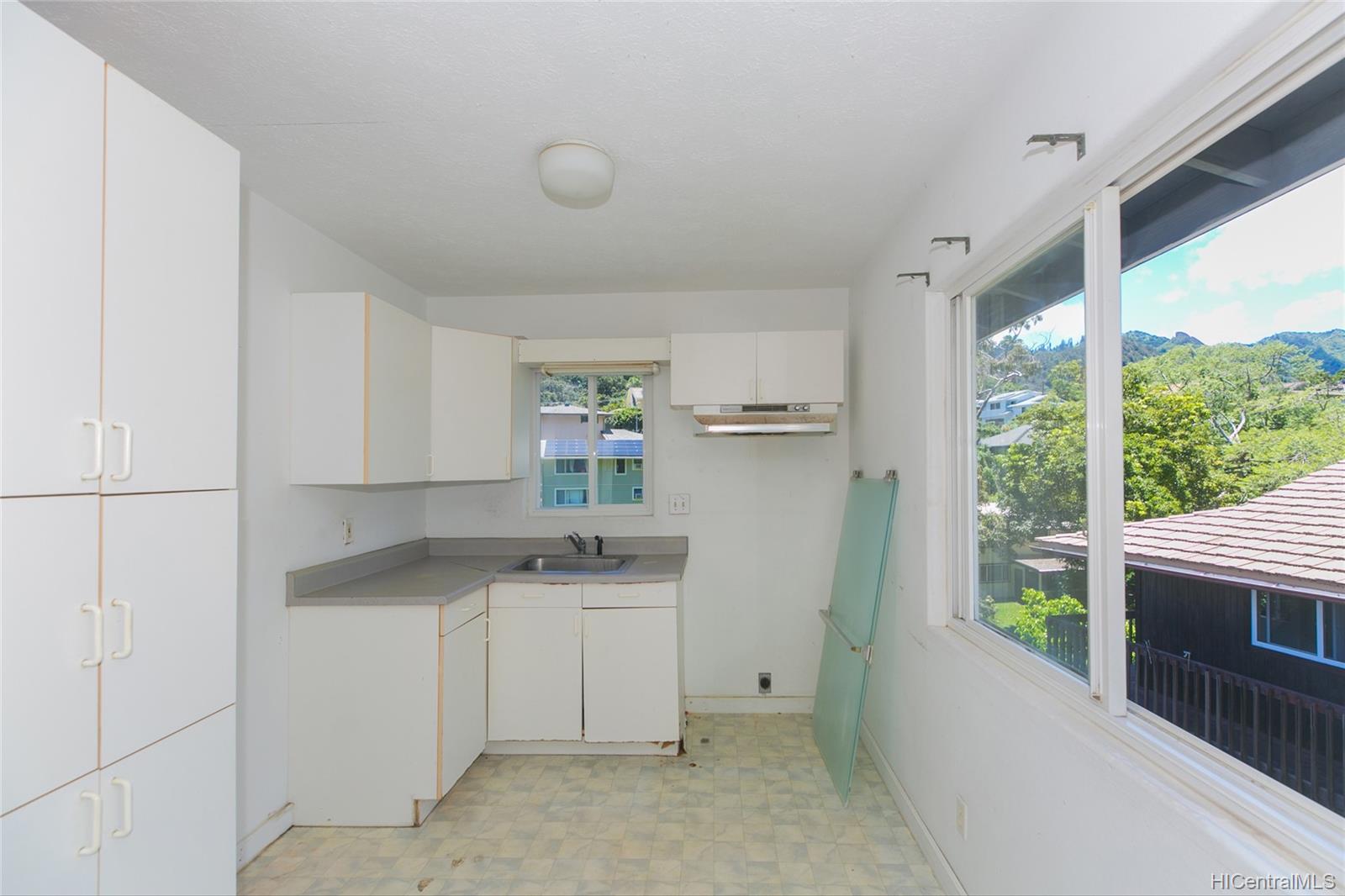 2804 Dow Street Honolulu, HI 96817