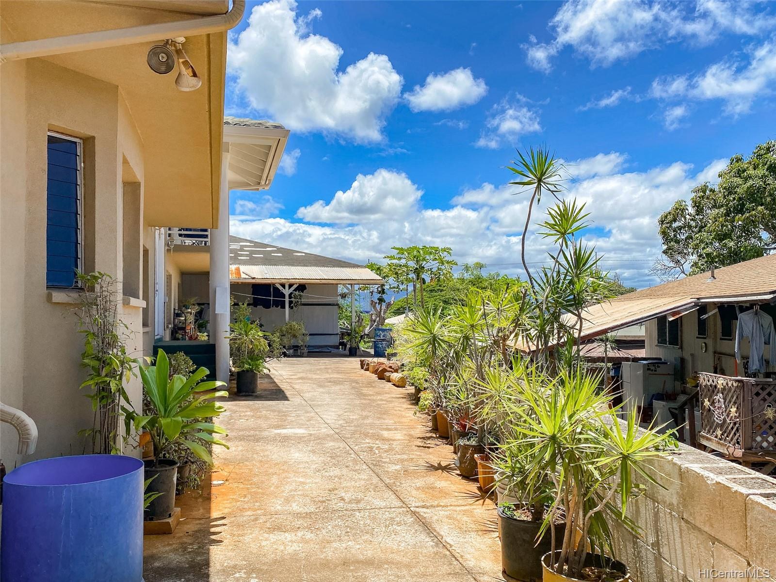 4211 Keaka Drive Honolulu, HI 96818