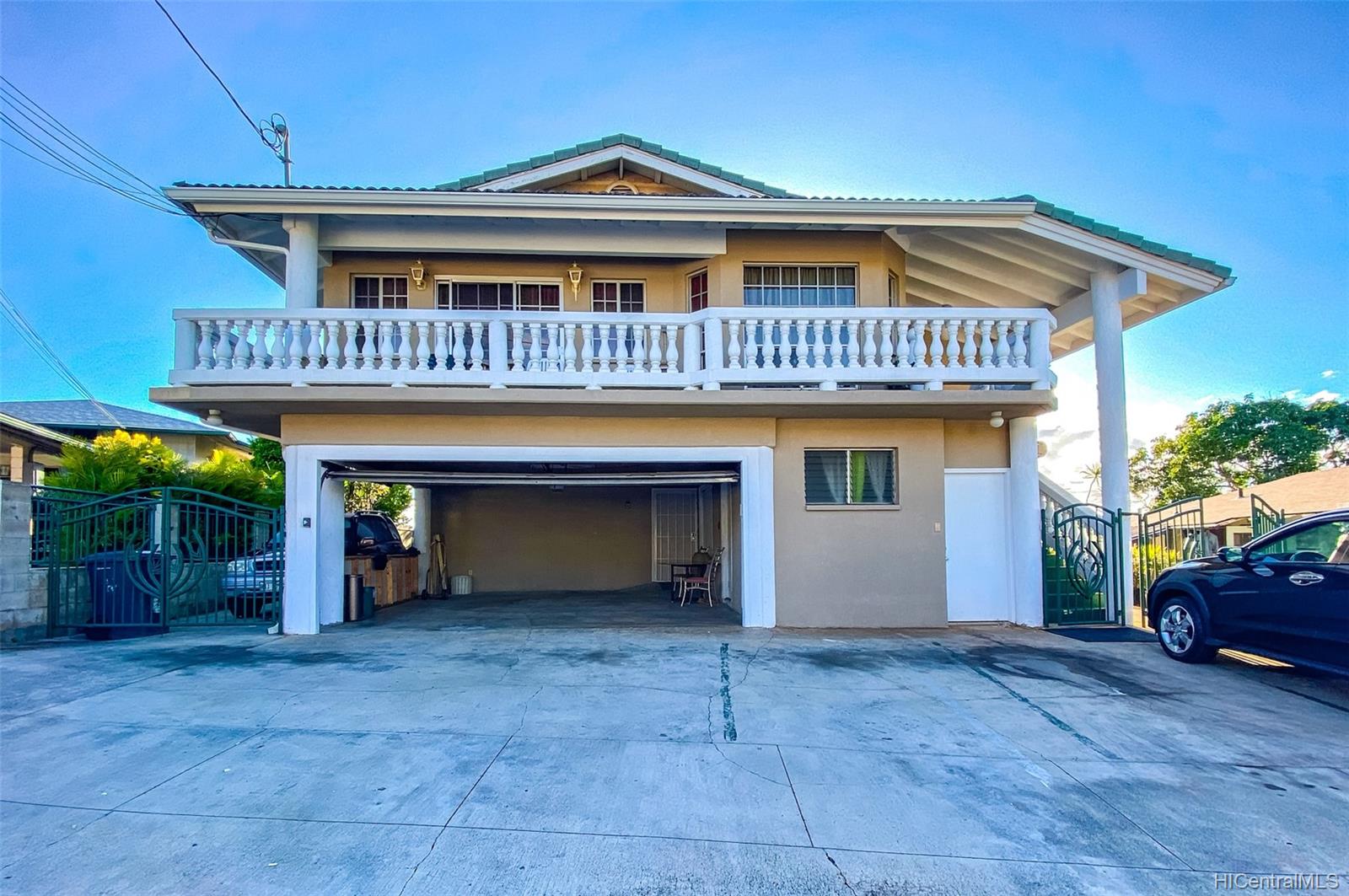 4211 Keaka Drive Honolulu, HI 96818