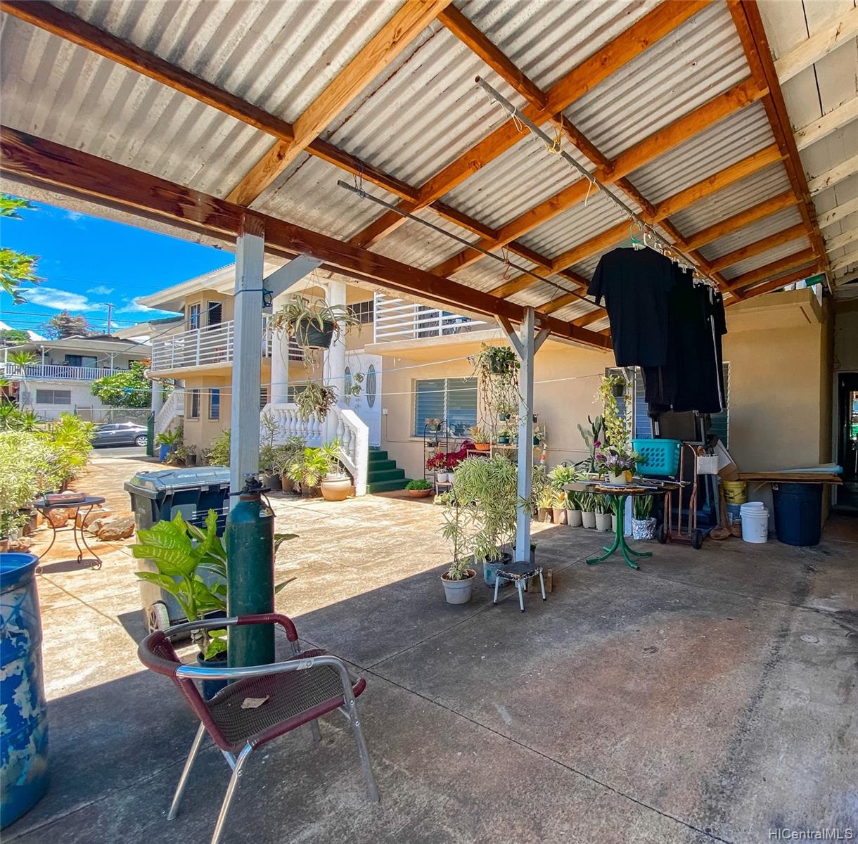 4211 Keaka Drive Honolulu, HI 96818