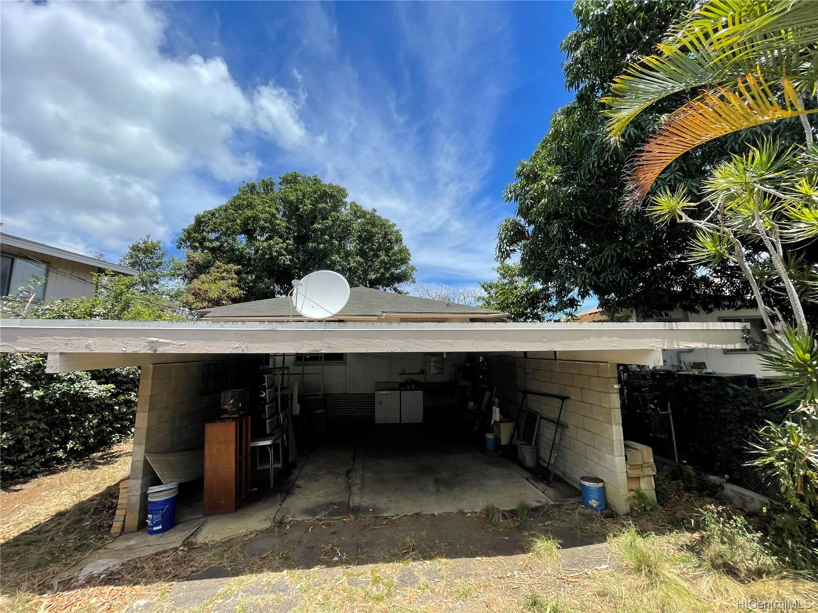 1810 Ashford Street Honolulu, HI 96819