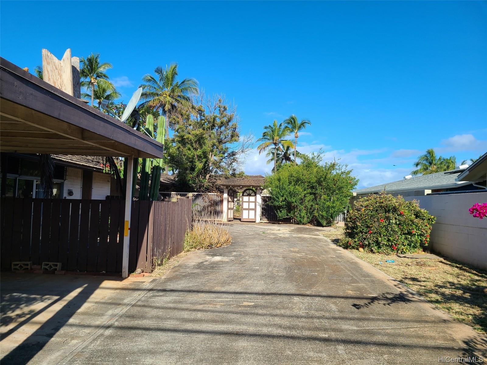 87-591 Farrington Highway Waianae, HI 96792