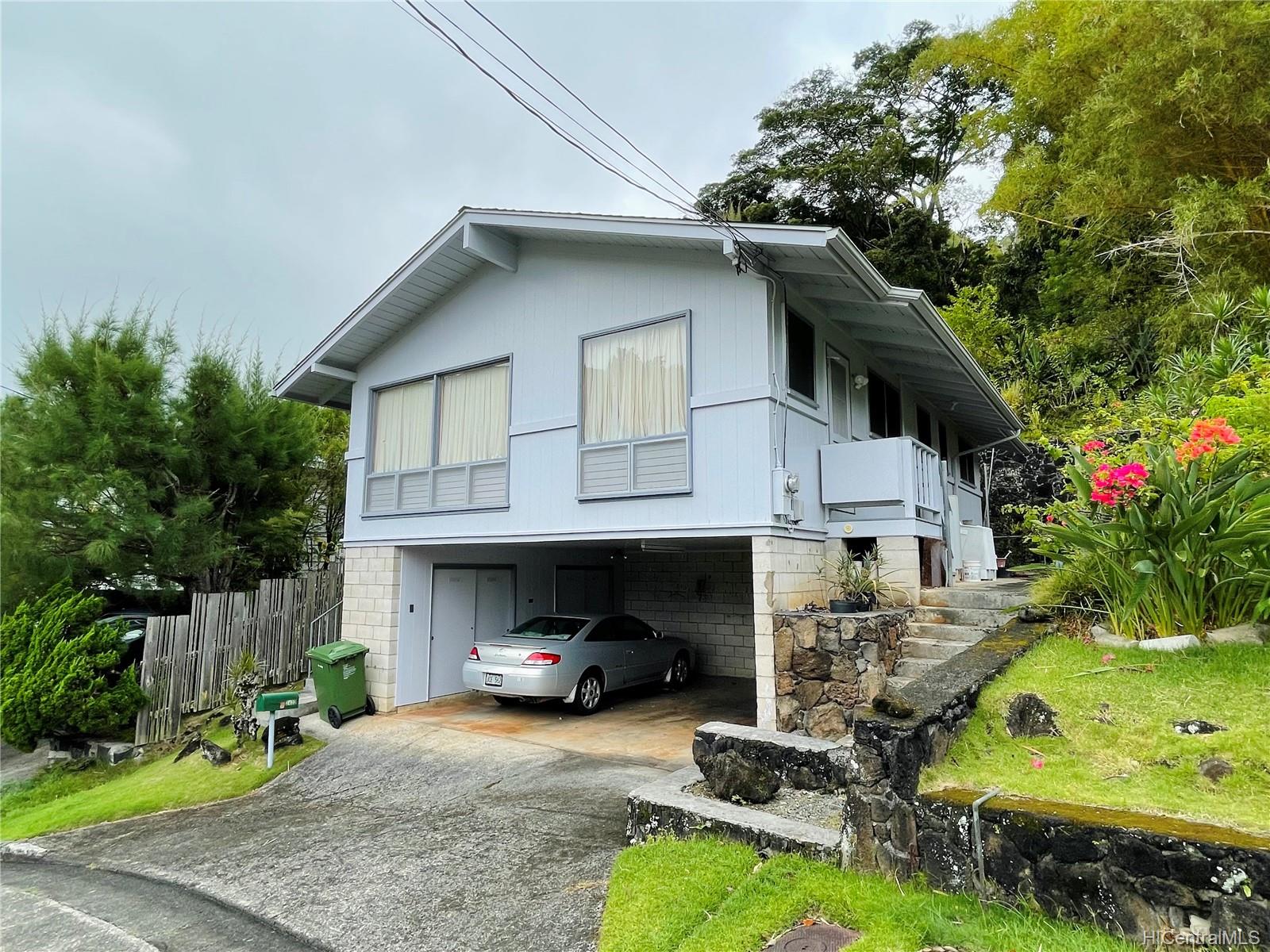 2422 Halenoho Place Honolulu, HI 96816