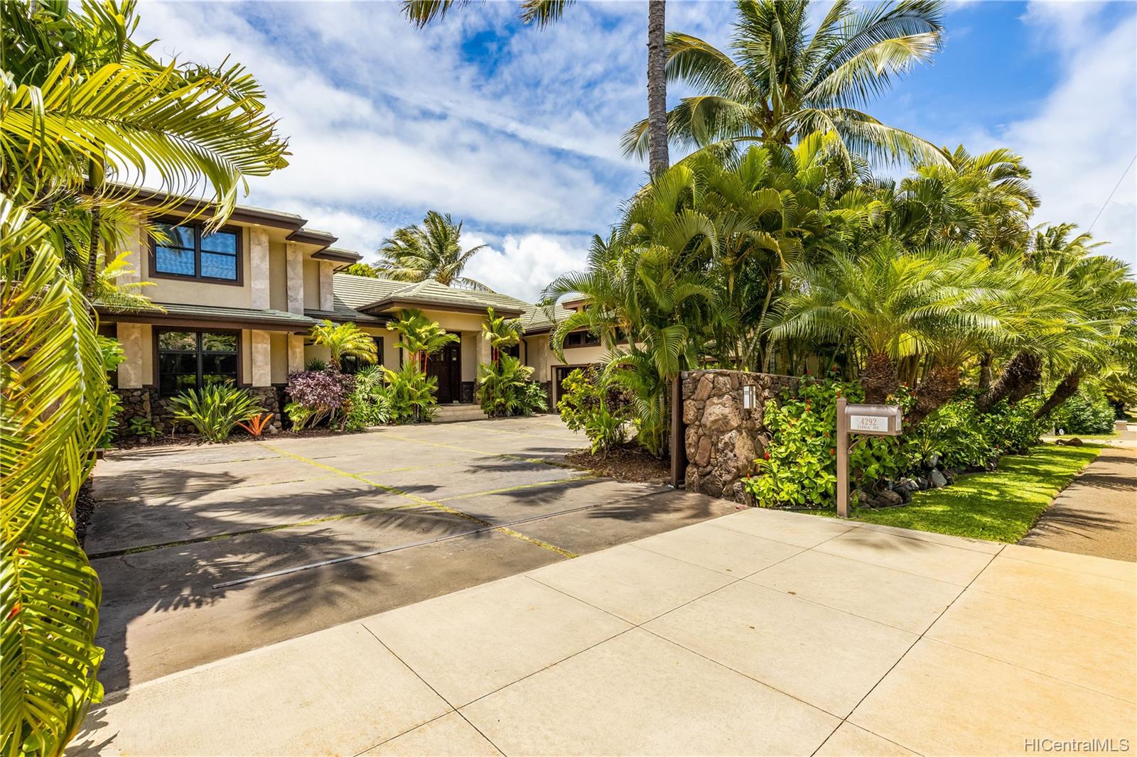 4292 Kahala Avenue Honolulu, HI 96816