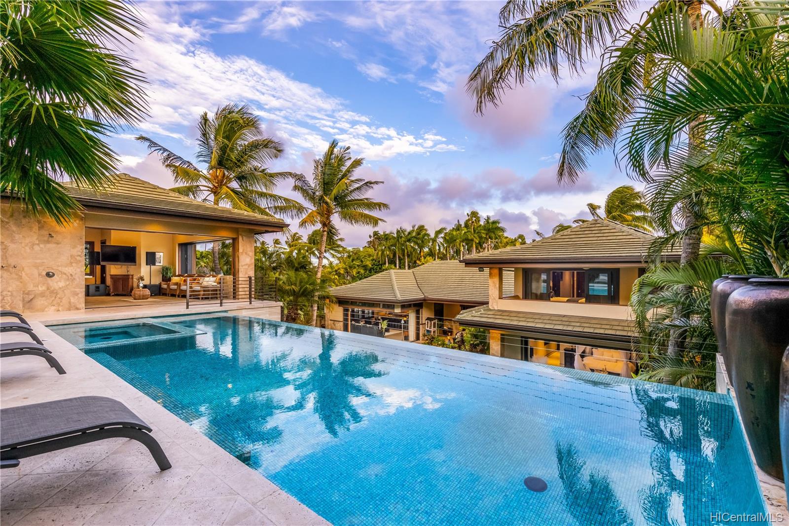 4292 Kahala Avenue Honolulu, HI 96816