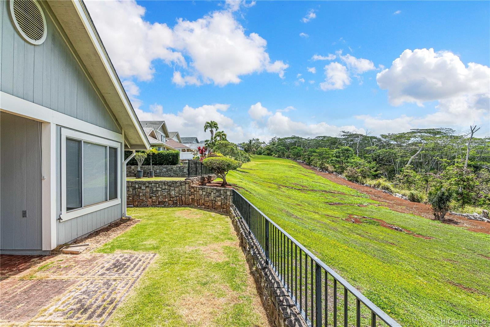 98-1921 Kaahumanu Street #C, Aiea, HI 96701