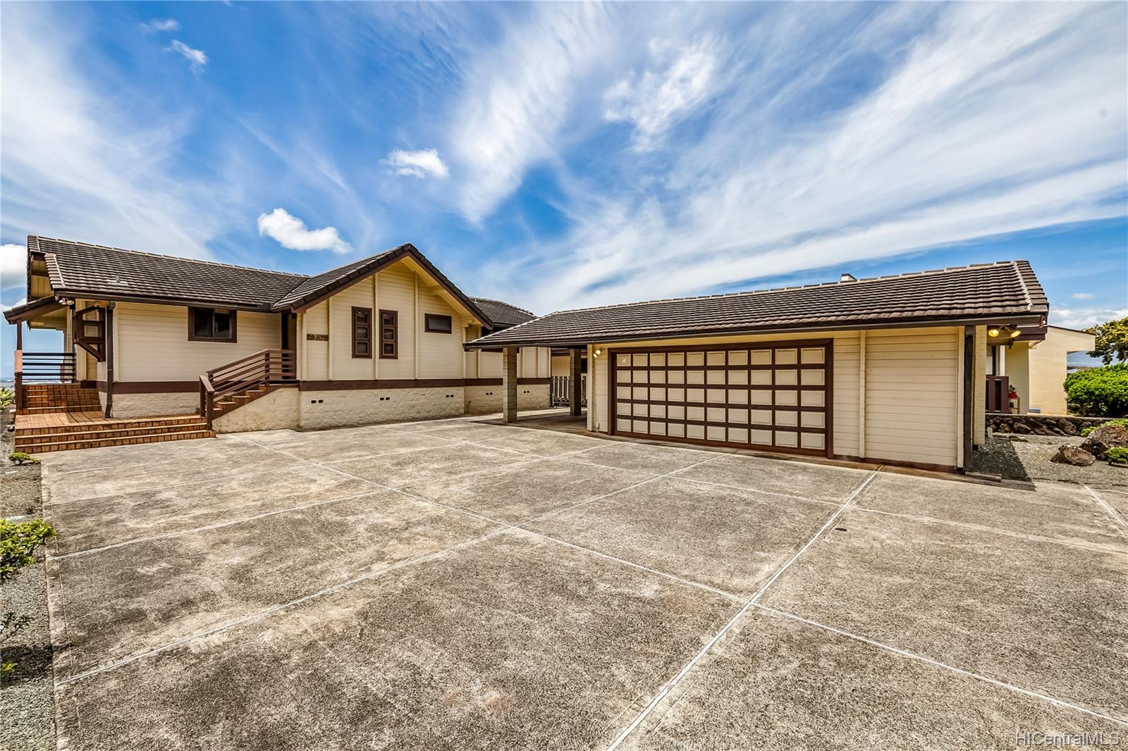 98-572 Aloalii Street Aiea, HI 96701