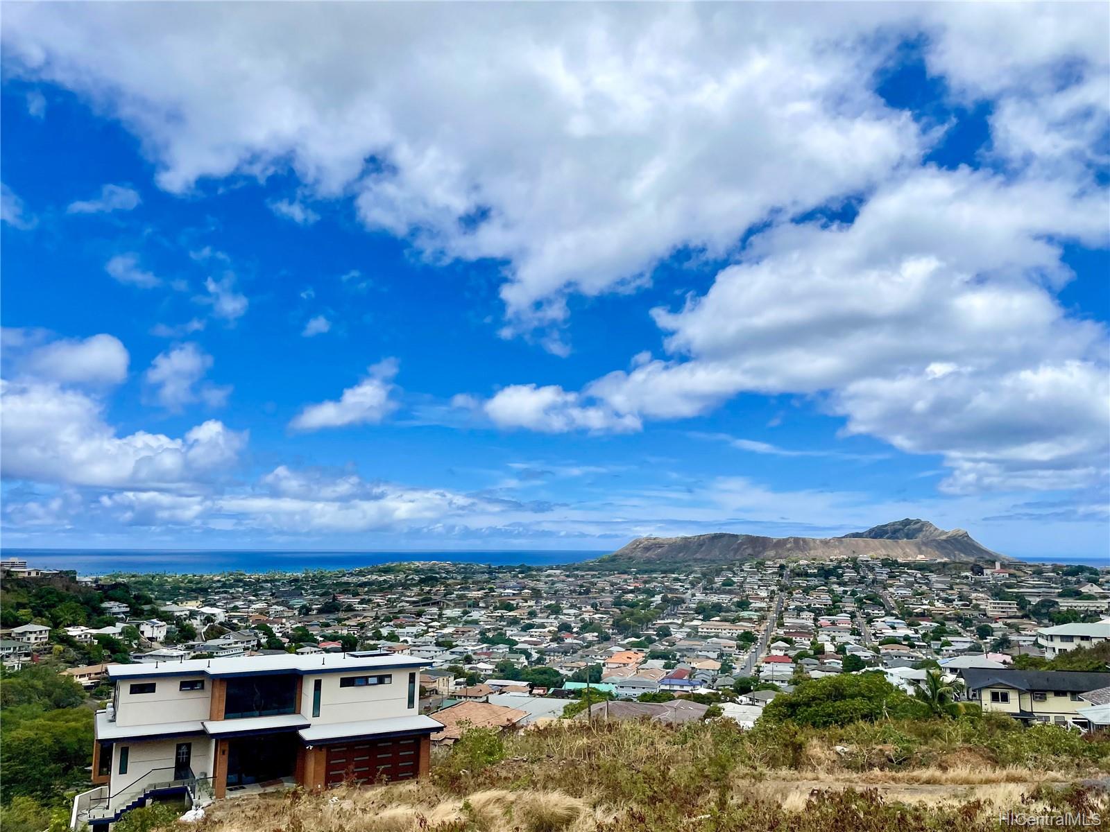 3865 Pukalani Place Honolulu, HI 96816