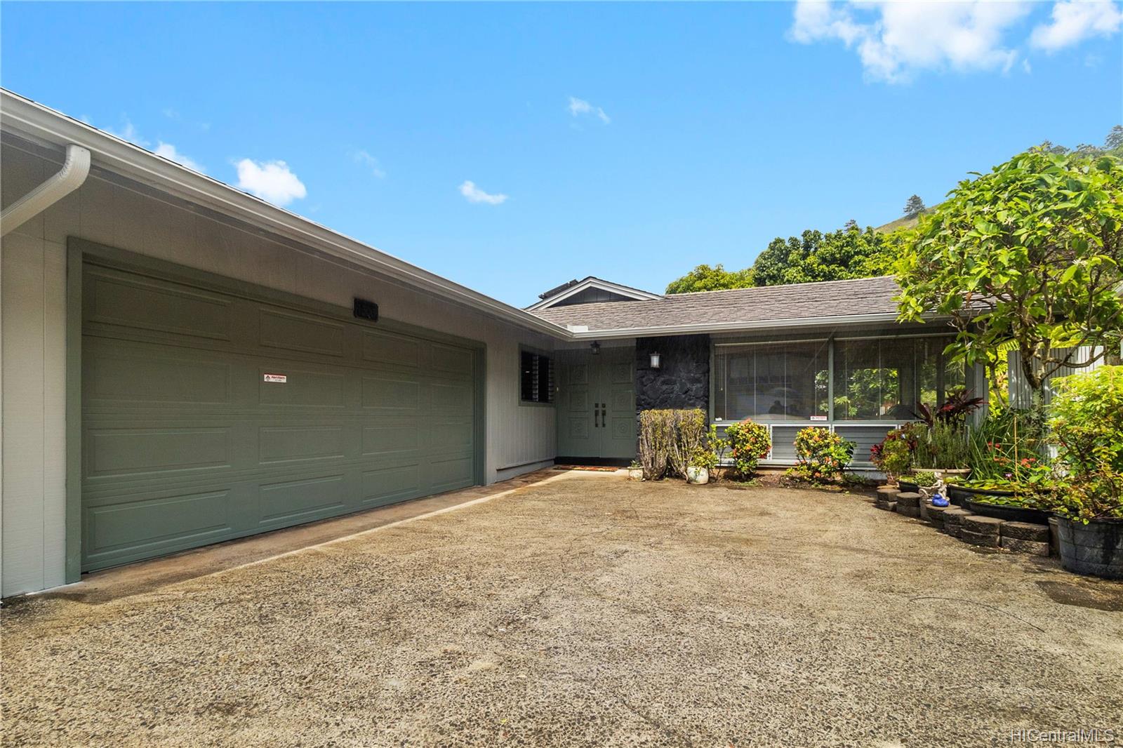 1506 Ala Lani Street Honolulu, HI 96819