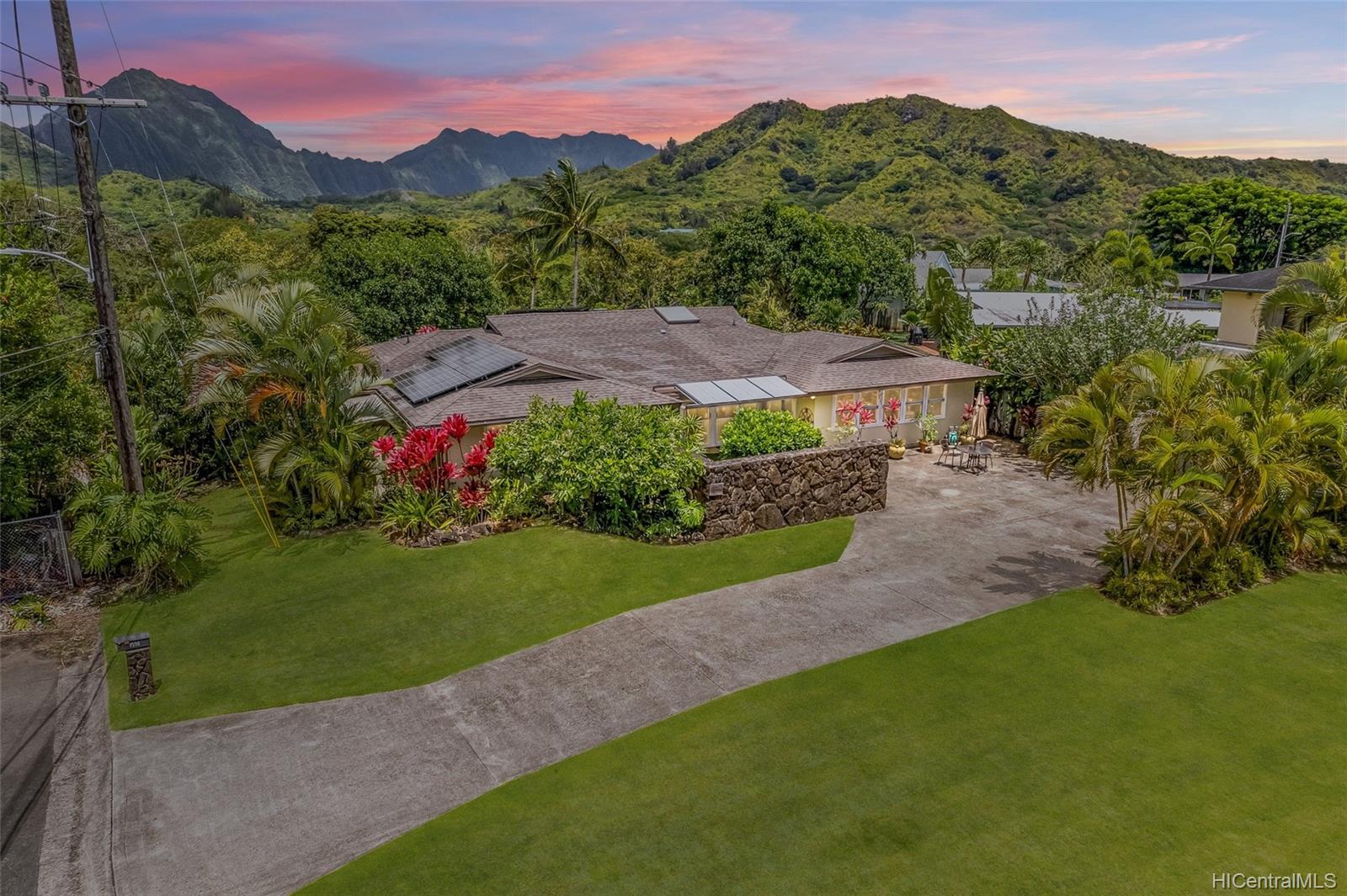 1598 Uluhao Street Kailua, HI 96734