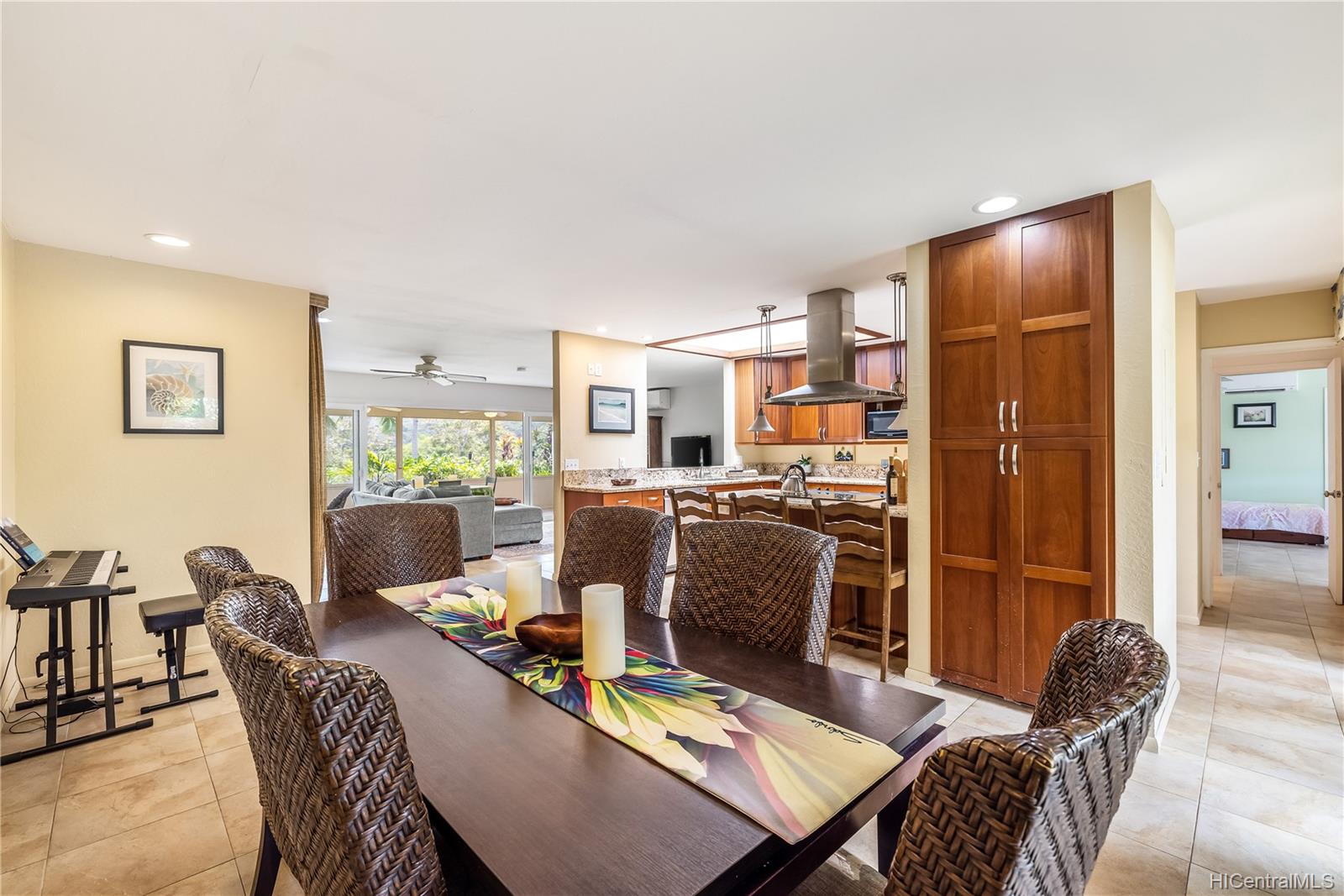 1598 Uluhao Street Kailua, HI 96734