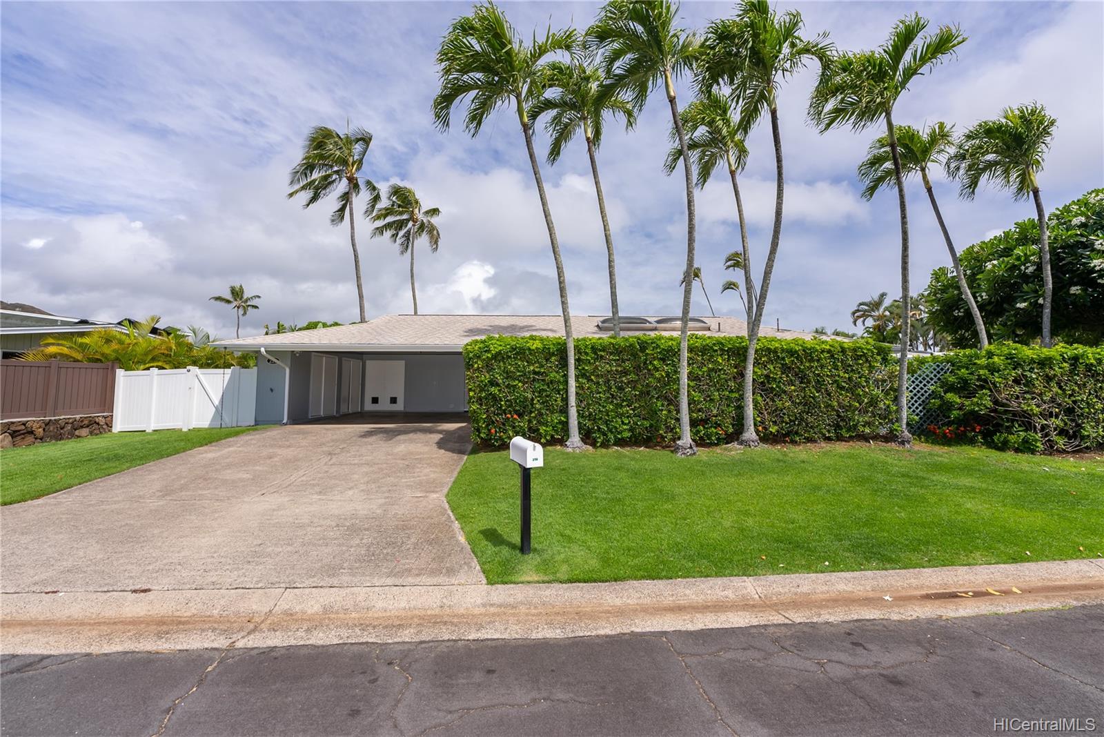 219 Ilihau Street Kailua, HI 96734