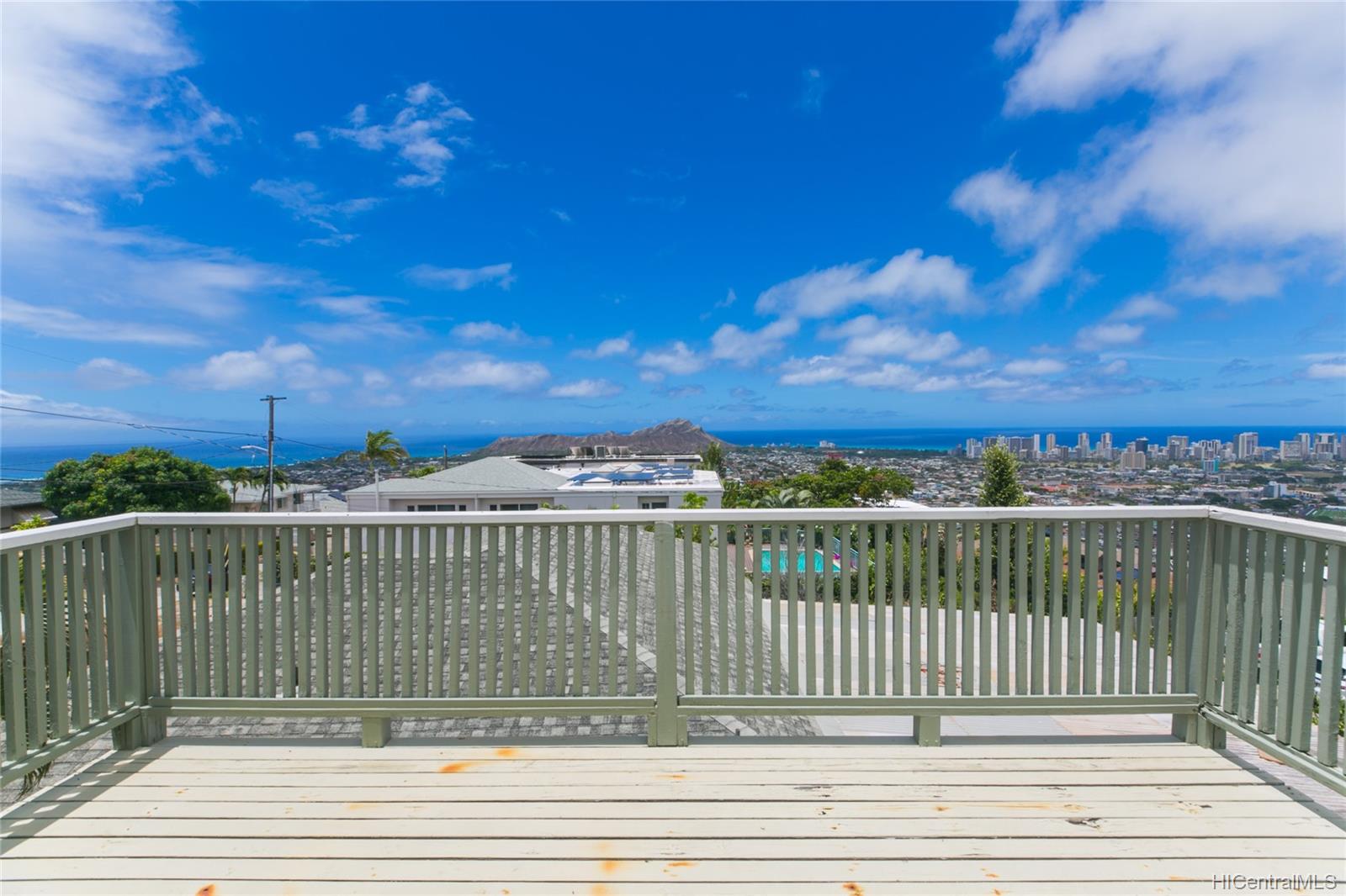 1752 Mikahala Way Honolulu, HI 96816