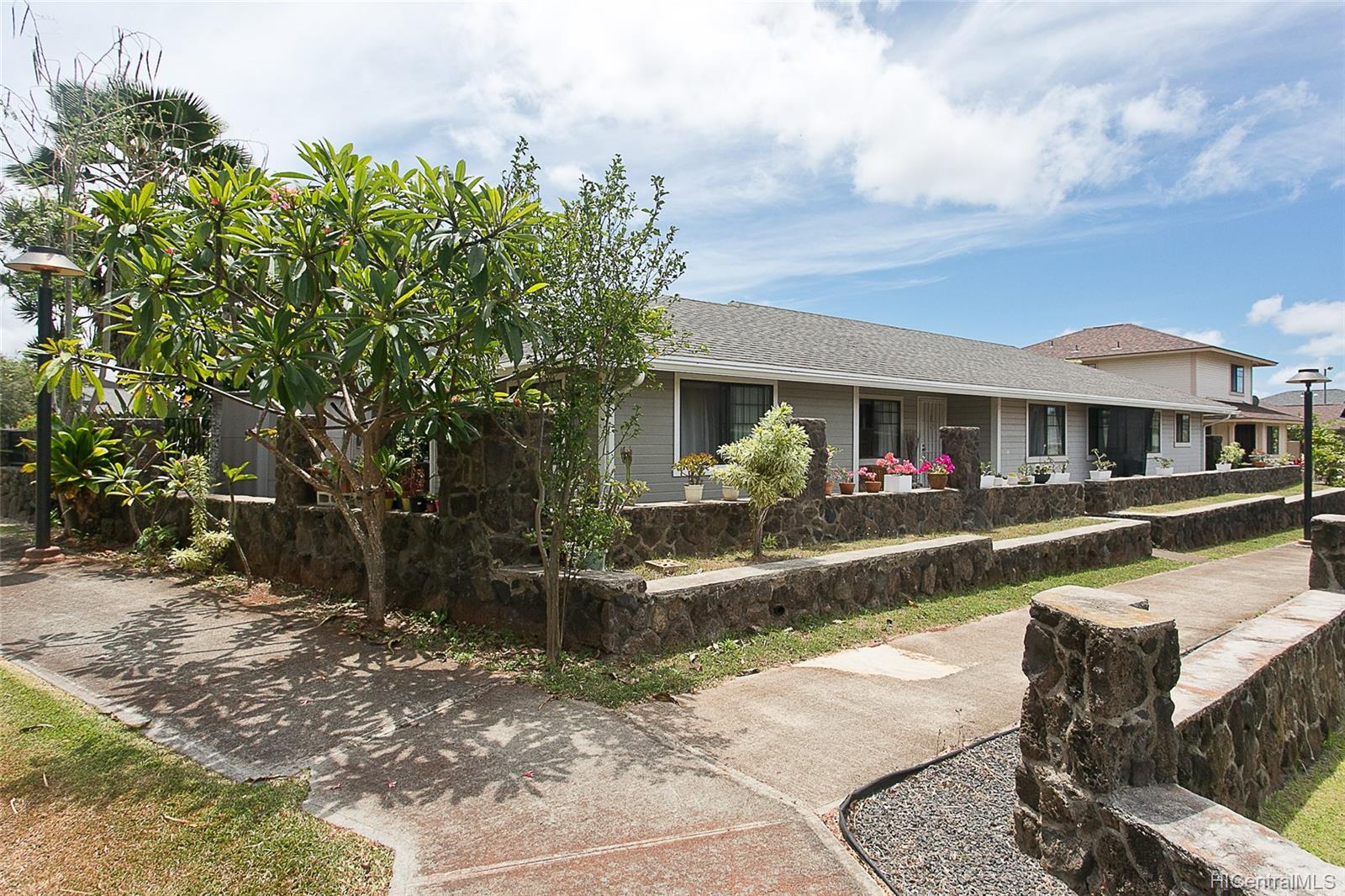 94-210 Lelehua Place Waipahu, HI 96797