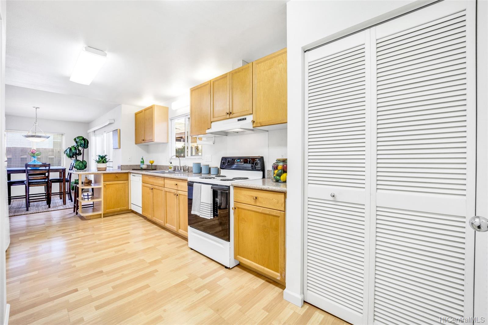 1555 Piikoi Street #1, Honolulu, HI 96822