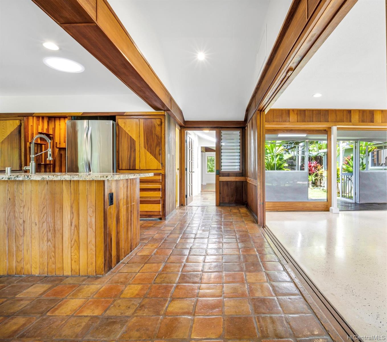 693 Old Mokapu Road Kailua, HI 96734