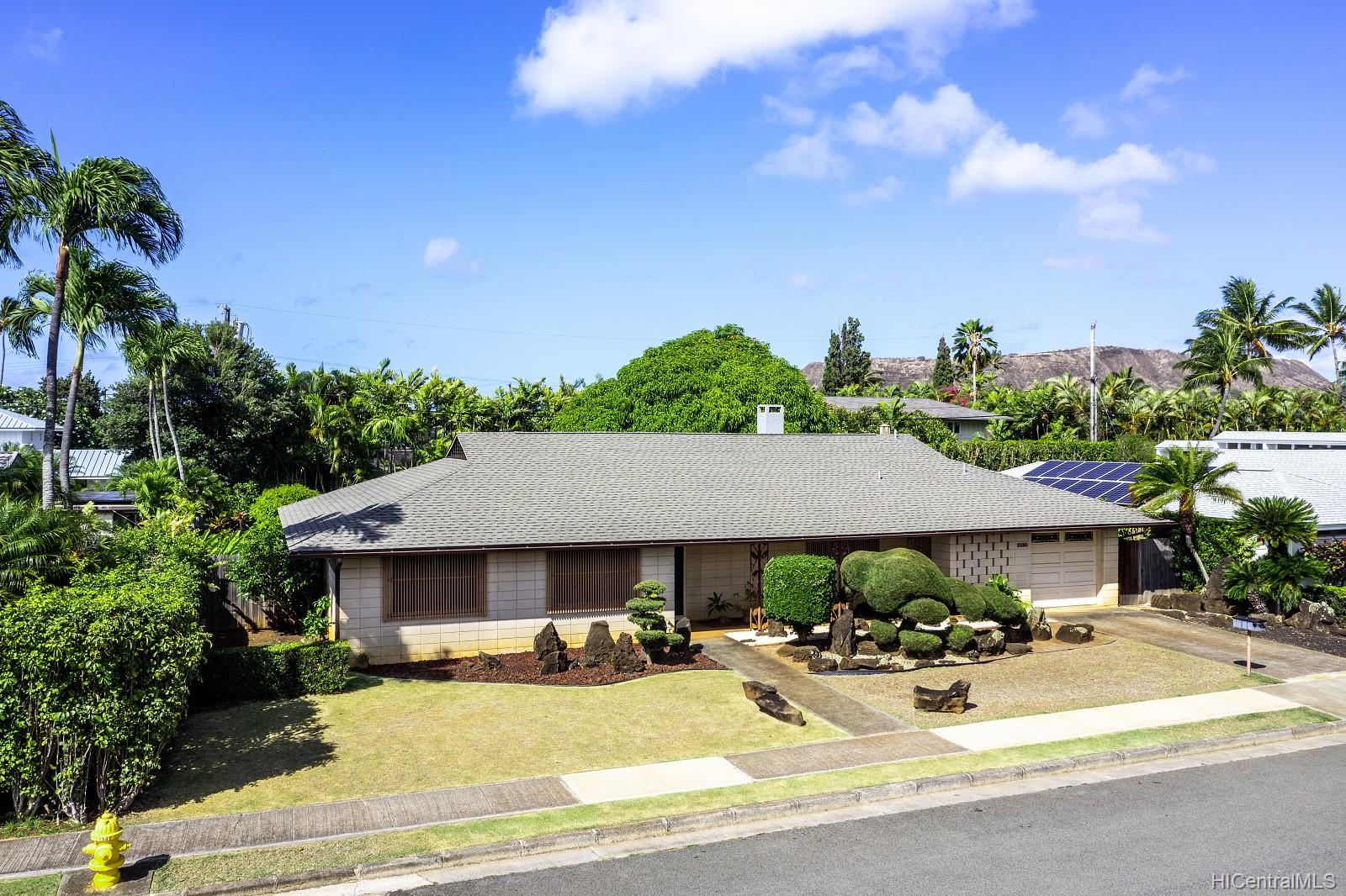 1030 Noio Street Honolulu, HI 96816