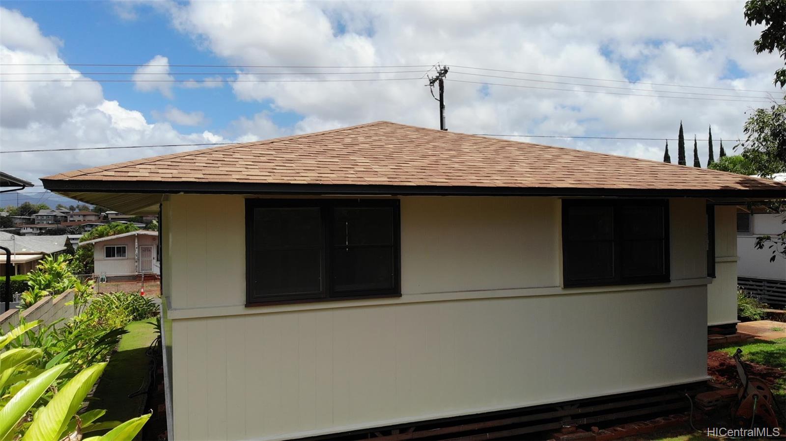 325 Hoomalu Street Pearl City, HI 96782