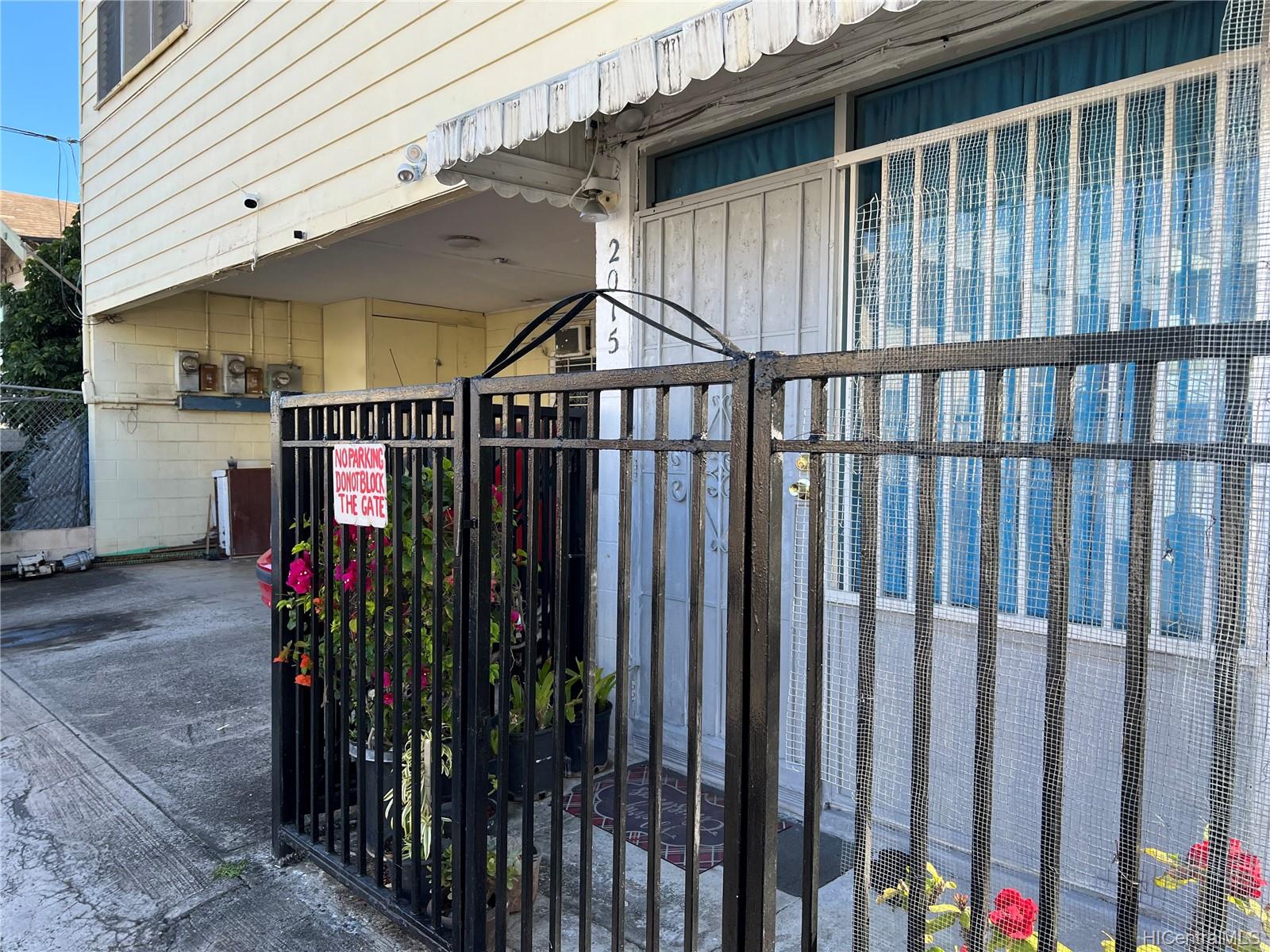 2015 Waterhouse Street Honolulu, HI 96819