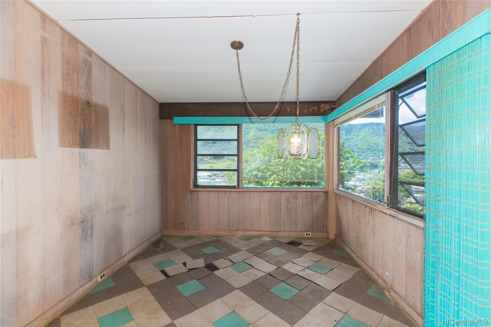 3359 Loulu Street Honolulu, HI 96822