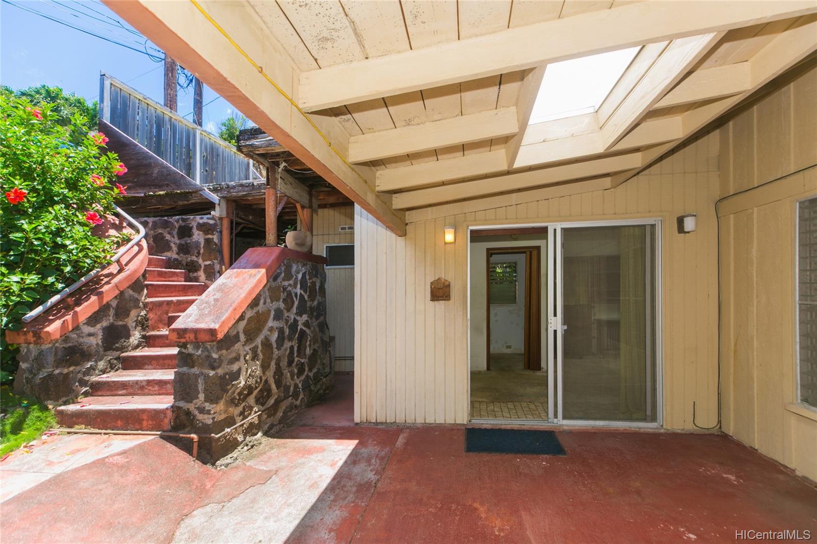 2657 Hillside Avenue Honolulu, HI 96822