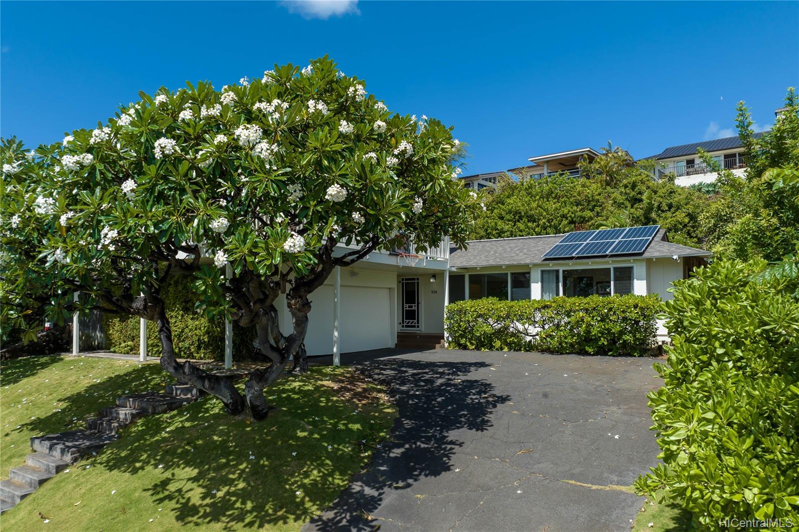 526 Ahina Street Honolulu, HI 96816