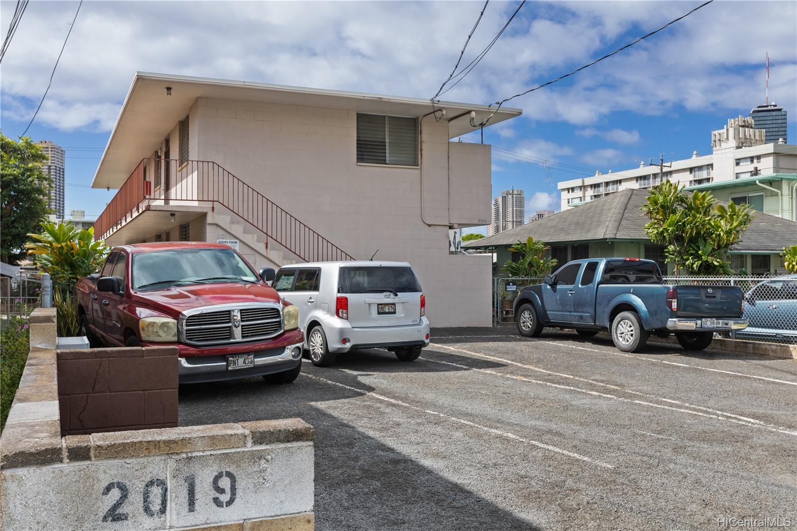 2019 Waiola Street Honolulu, HI 96826