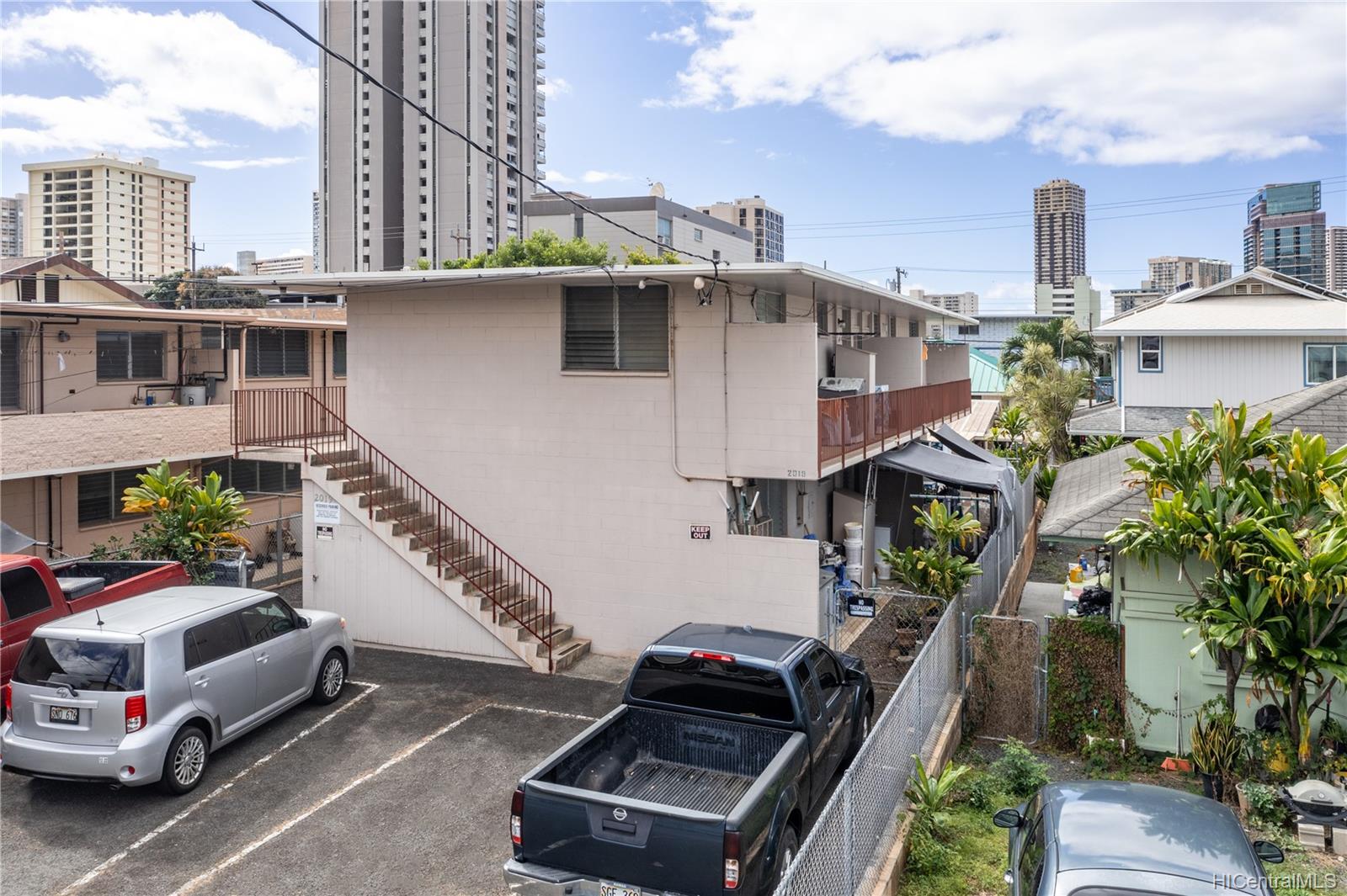 2019 Waiola Street Honolulu, HI 96826