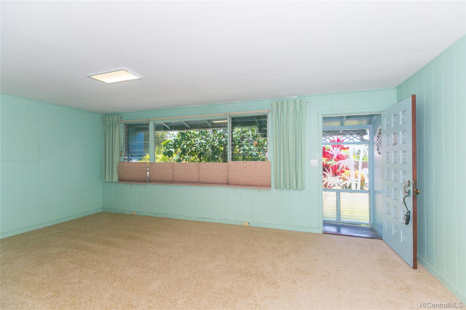 559 Kalaheo Avenue Kailua, HI 96734