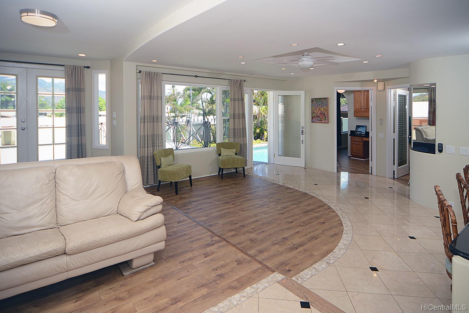 4320 Papu Circle Honolulu, HI 96816