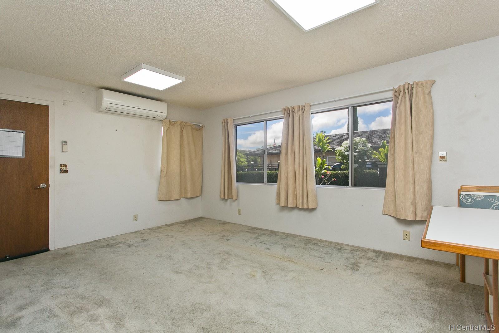 98-750 Leialii Street Aiea, HI 96701