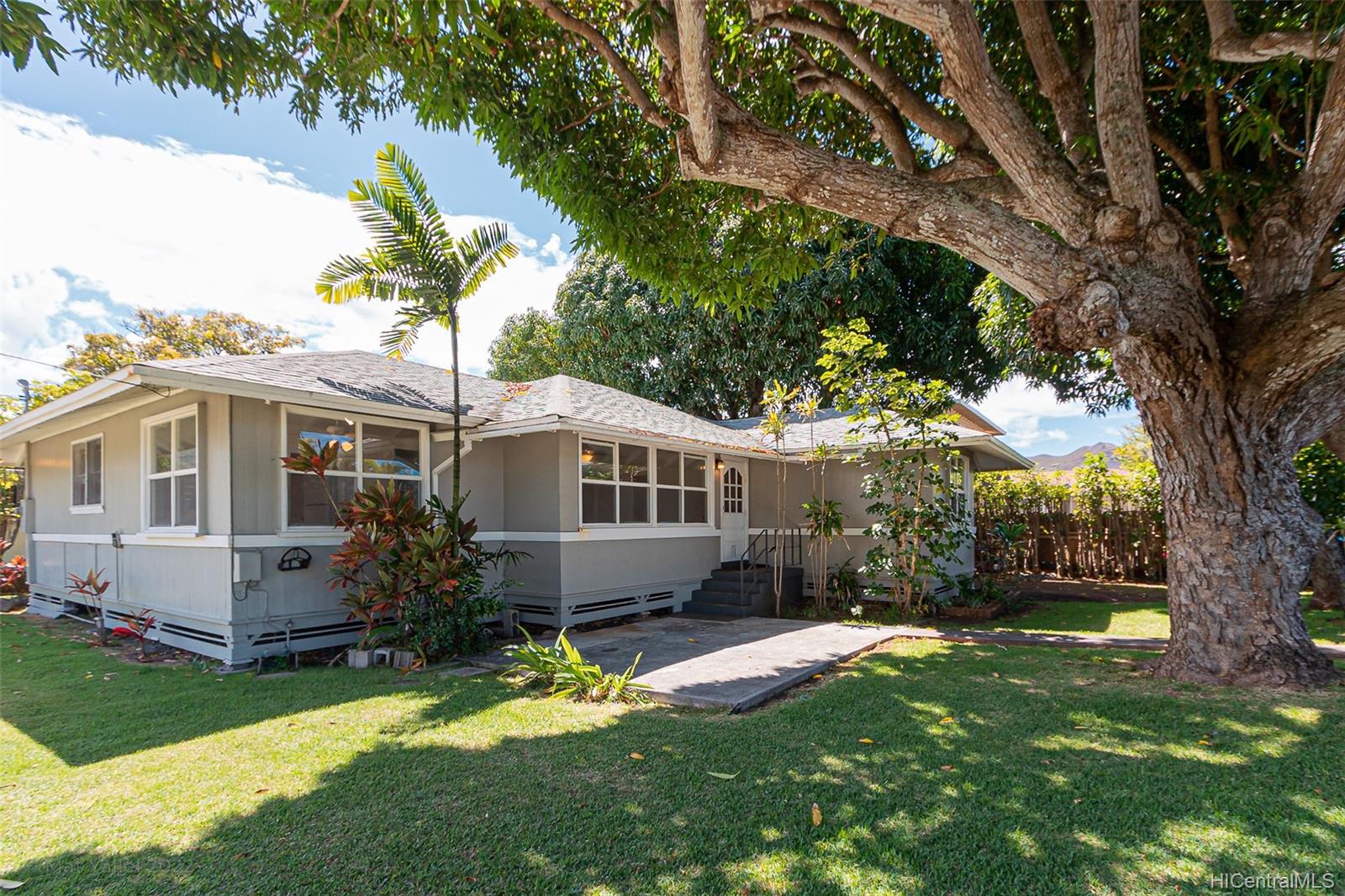 669 Kihapai Street Kailua, HI 96734