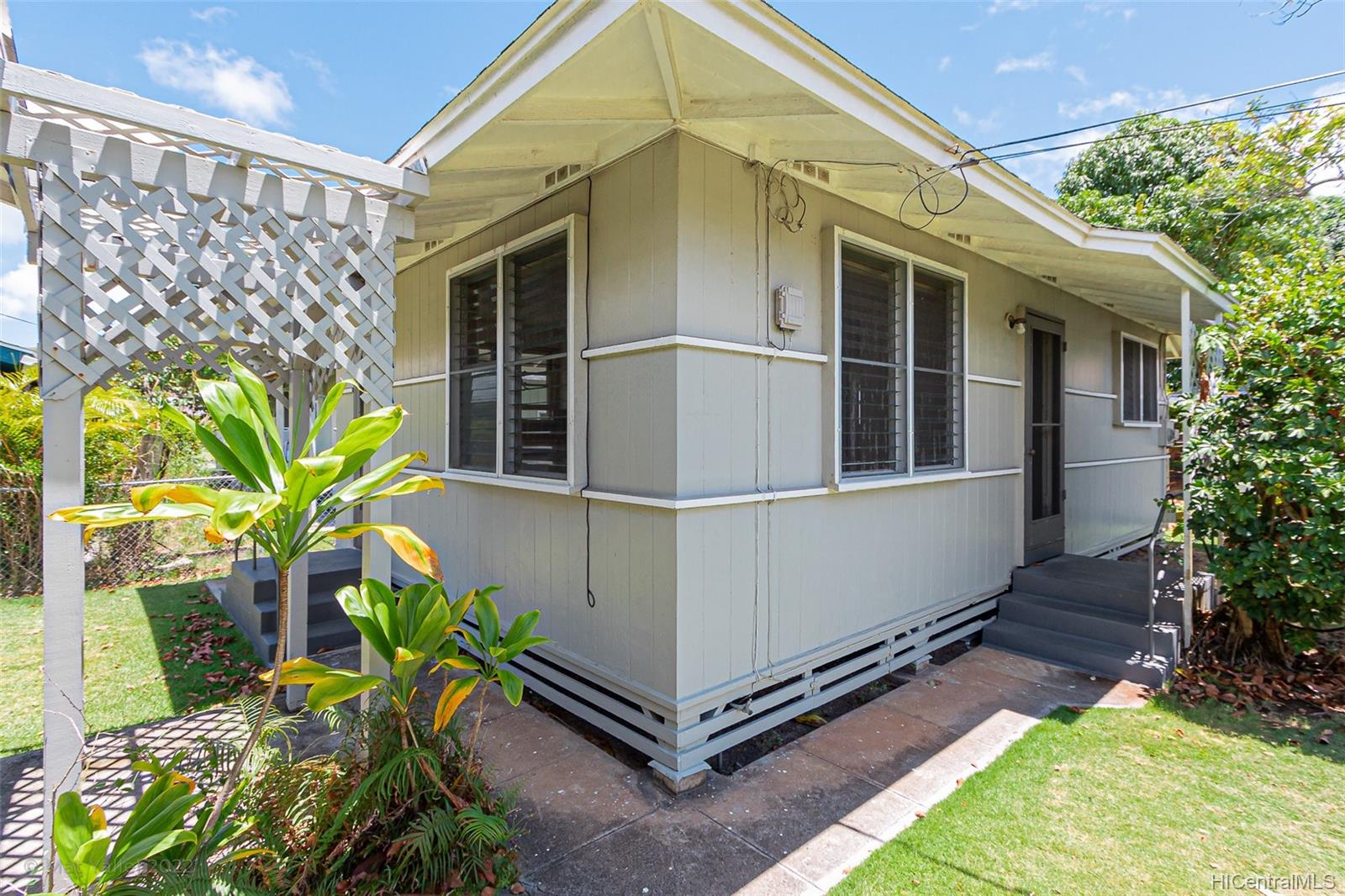 669 Kihapai Street #B, Kailua, HI 96734