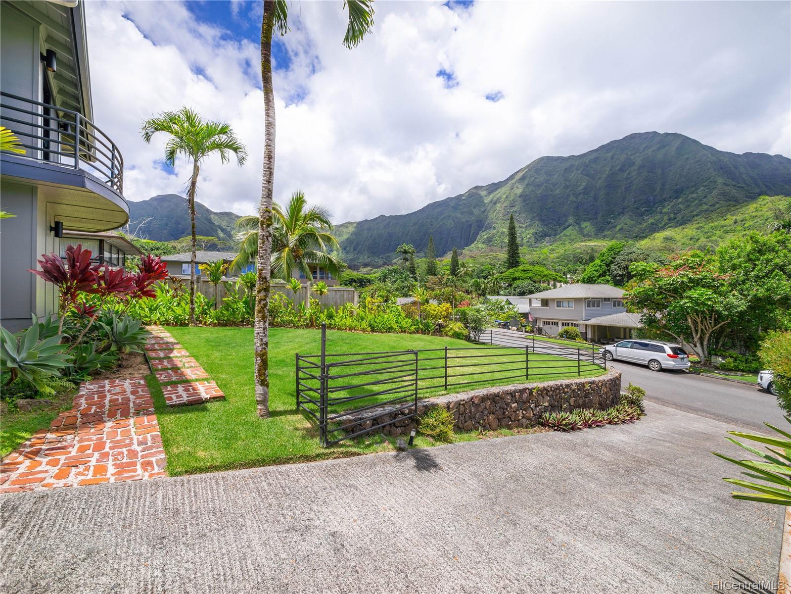 1318 Maleko Street Kailua, HI 96734