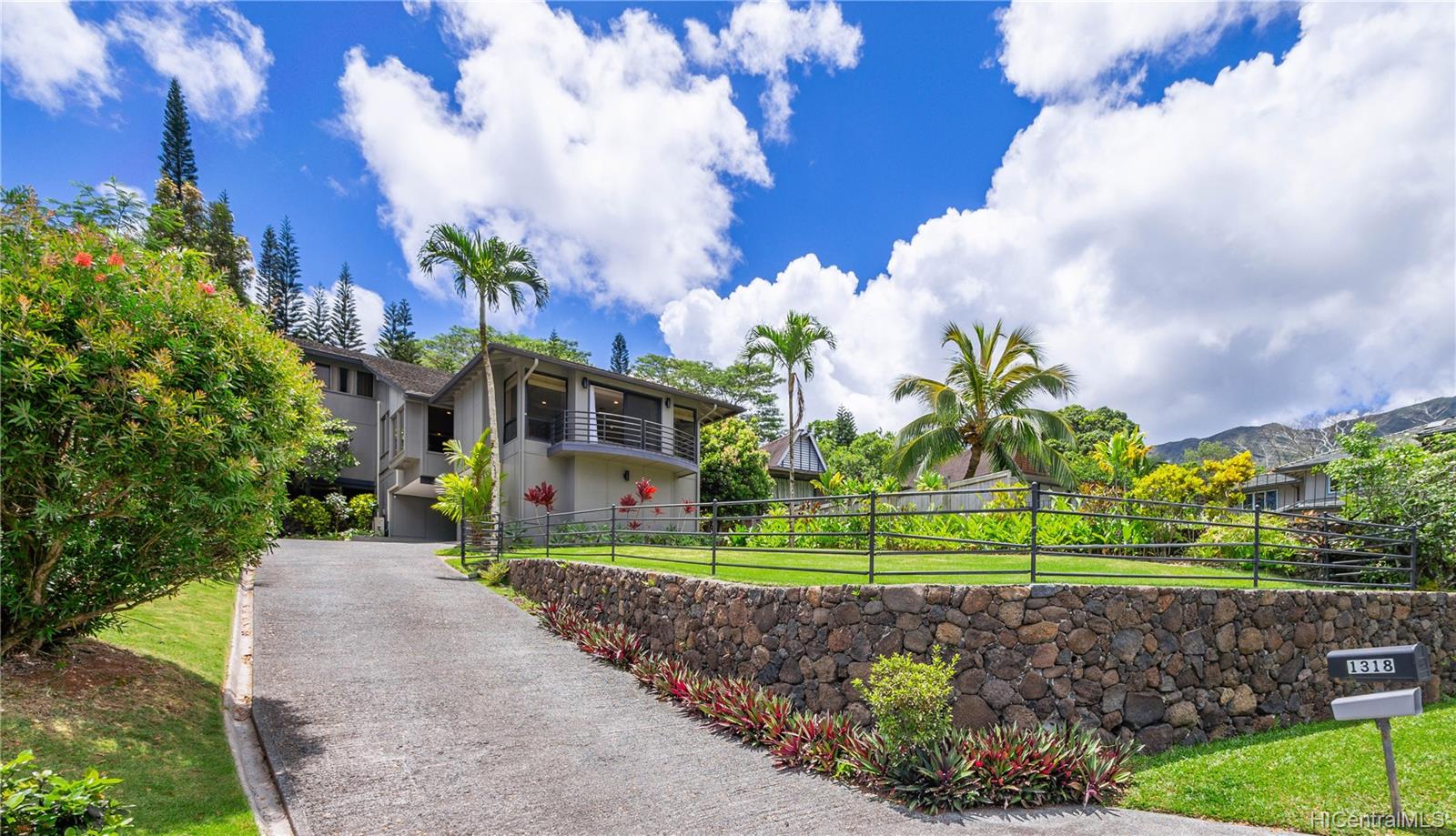 1318 Maleko Street Kailua, HI 96734