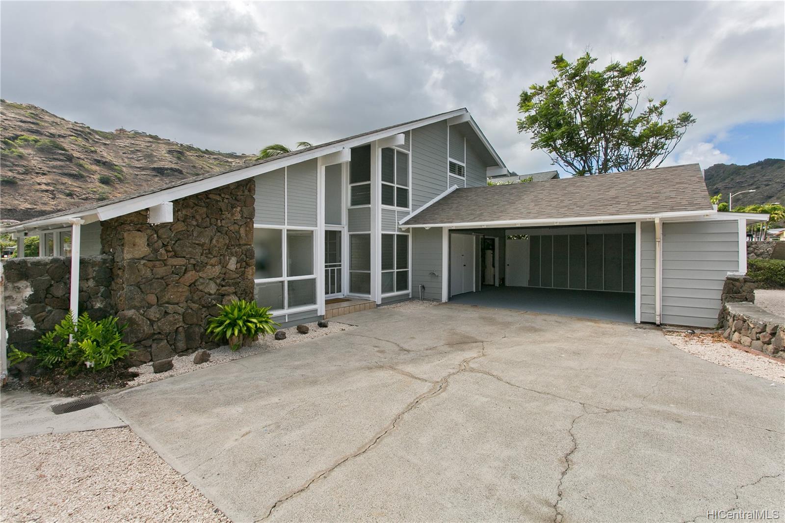 6847 Niumalu Loop Honolulu, HI 96825