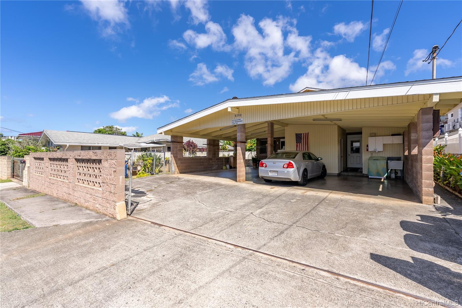 1712 Lima Street Honolulu, HI 96819