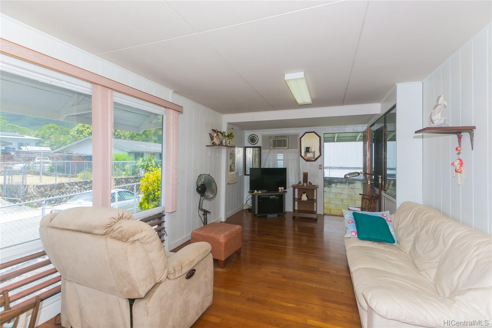 2339 Kaalani Place Honolulu, HI 96816