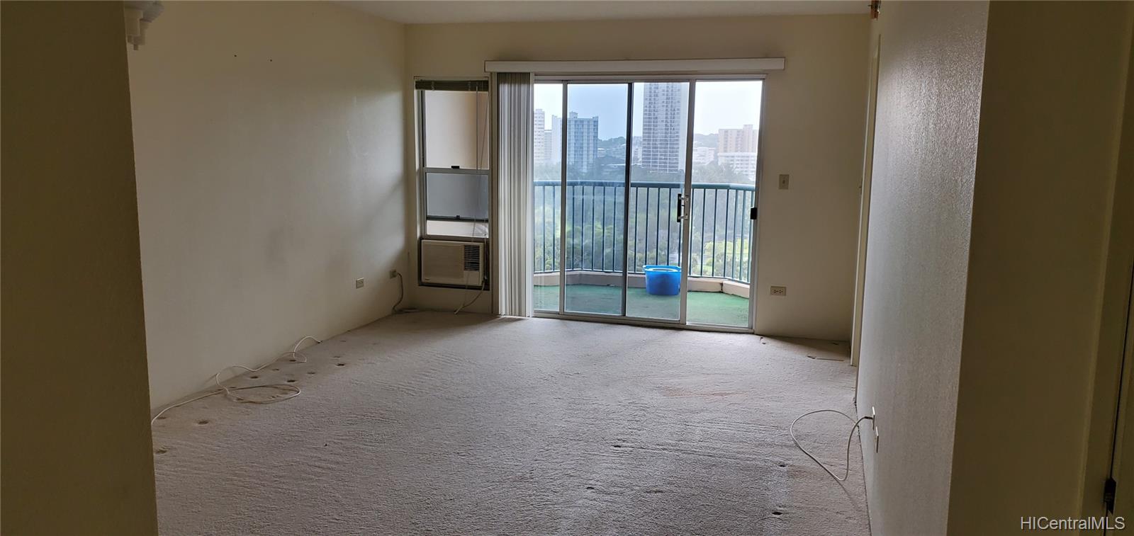 3075 Ala Poha Place #1104, Honolulu, HI 96818