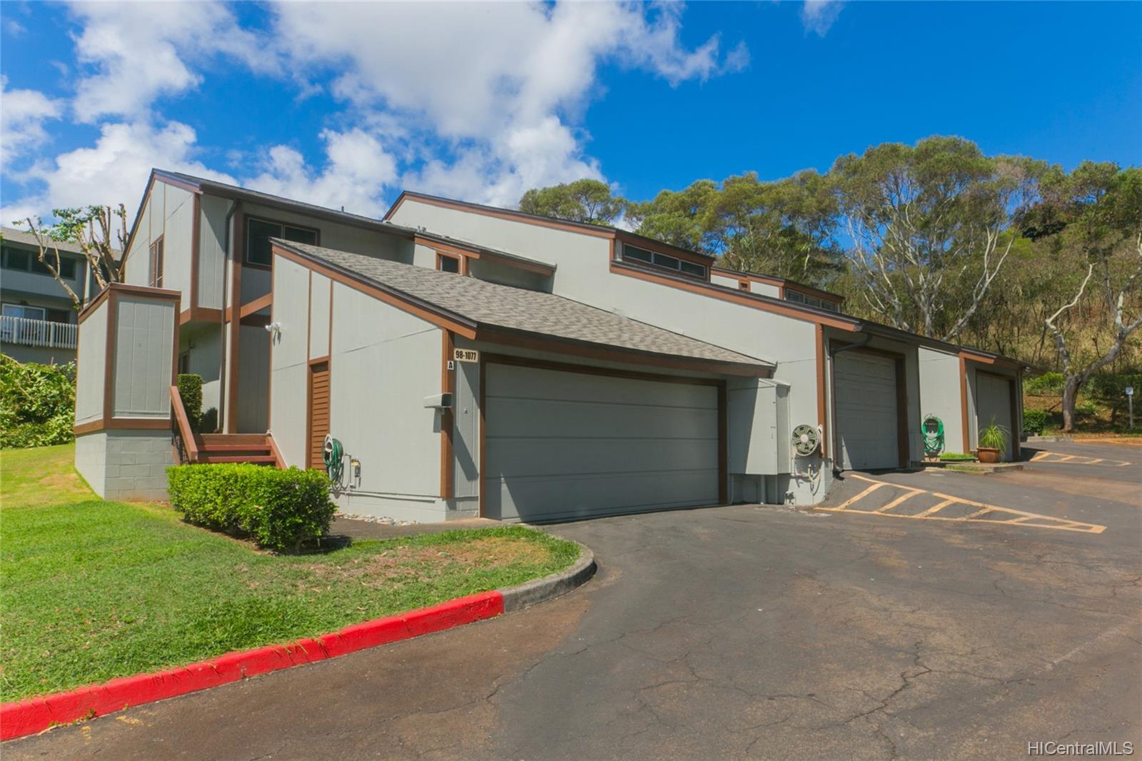 98-1077 Komo Mai Drive #A, Aiea, HI 96701