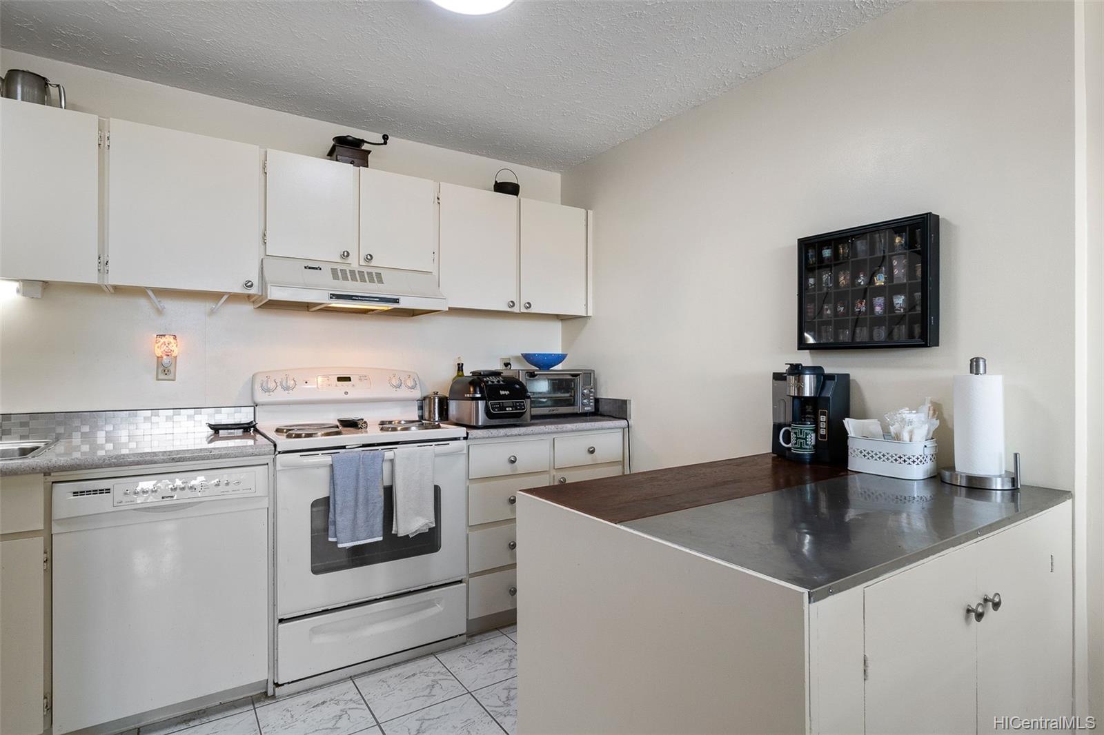 1517 Makiki Street #1103, Honolulu, HI 96822