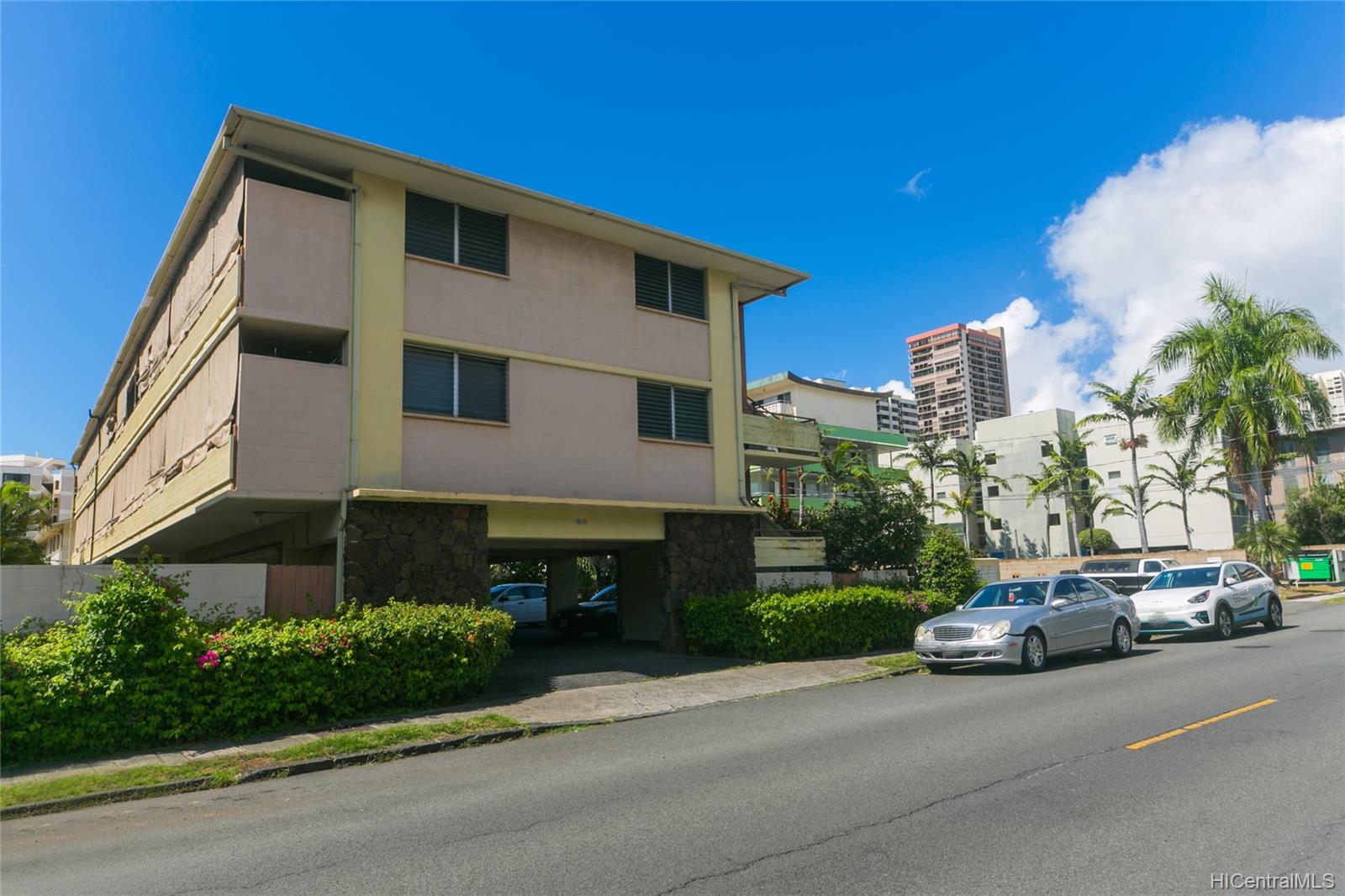 1418 Kewalo Street Honolulu, HI 96822