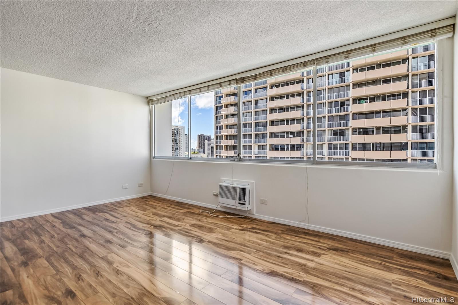 1560 Kanunu Street #1413, Honolulu, HI 96814