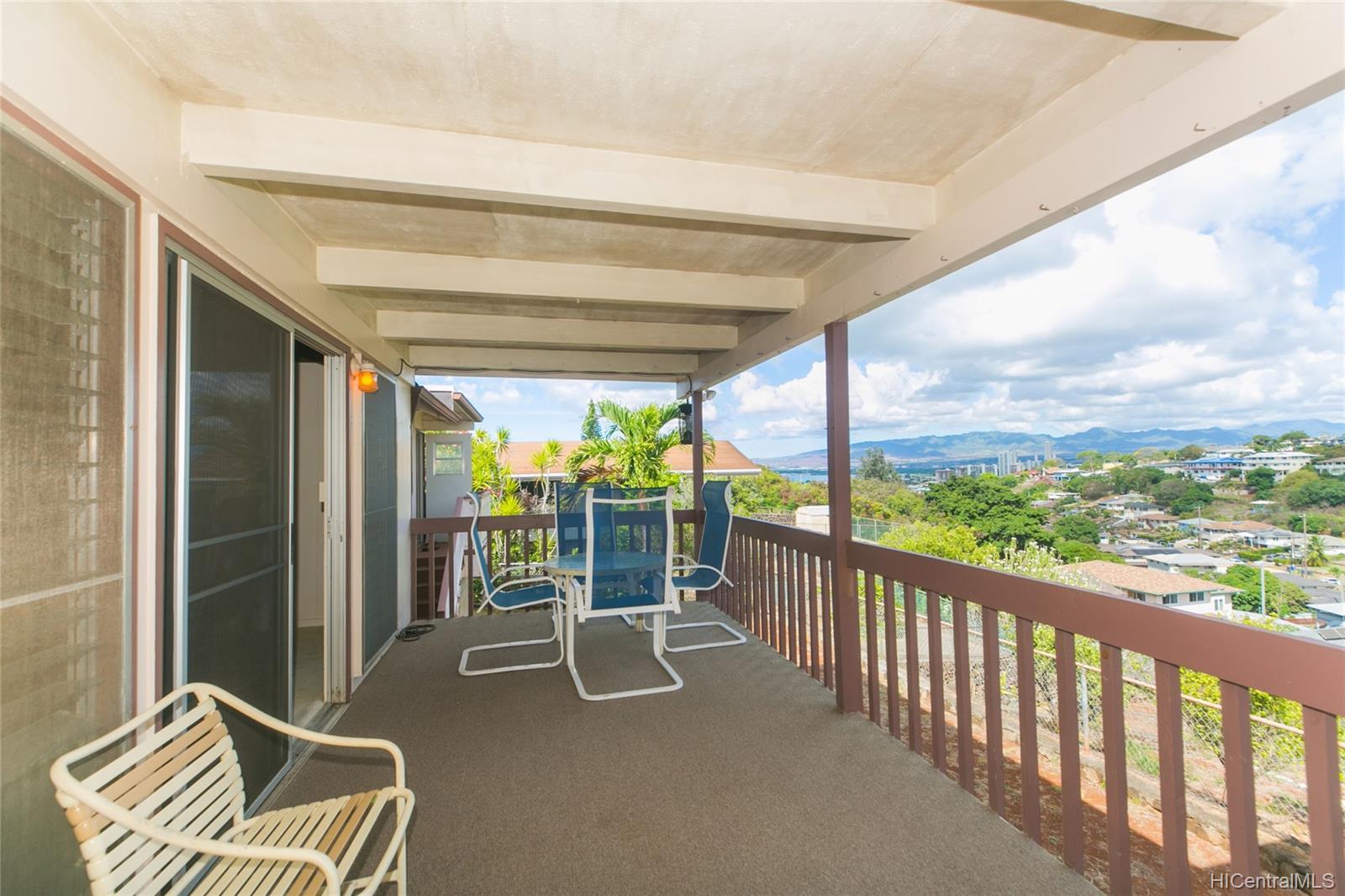 99-714 Kealaluina Drive Aiea, HI 96701