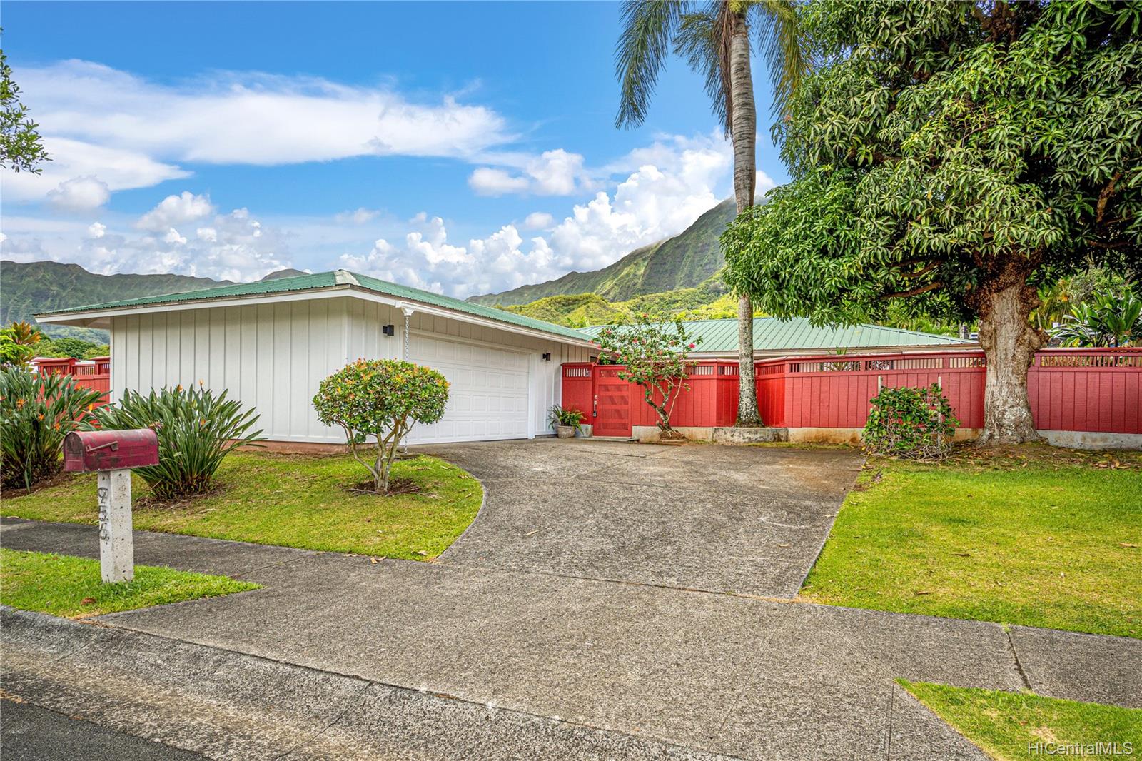 956 Lunahelu Street Kailua, HI 96734