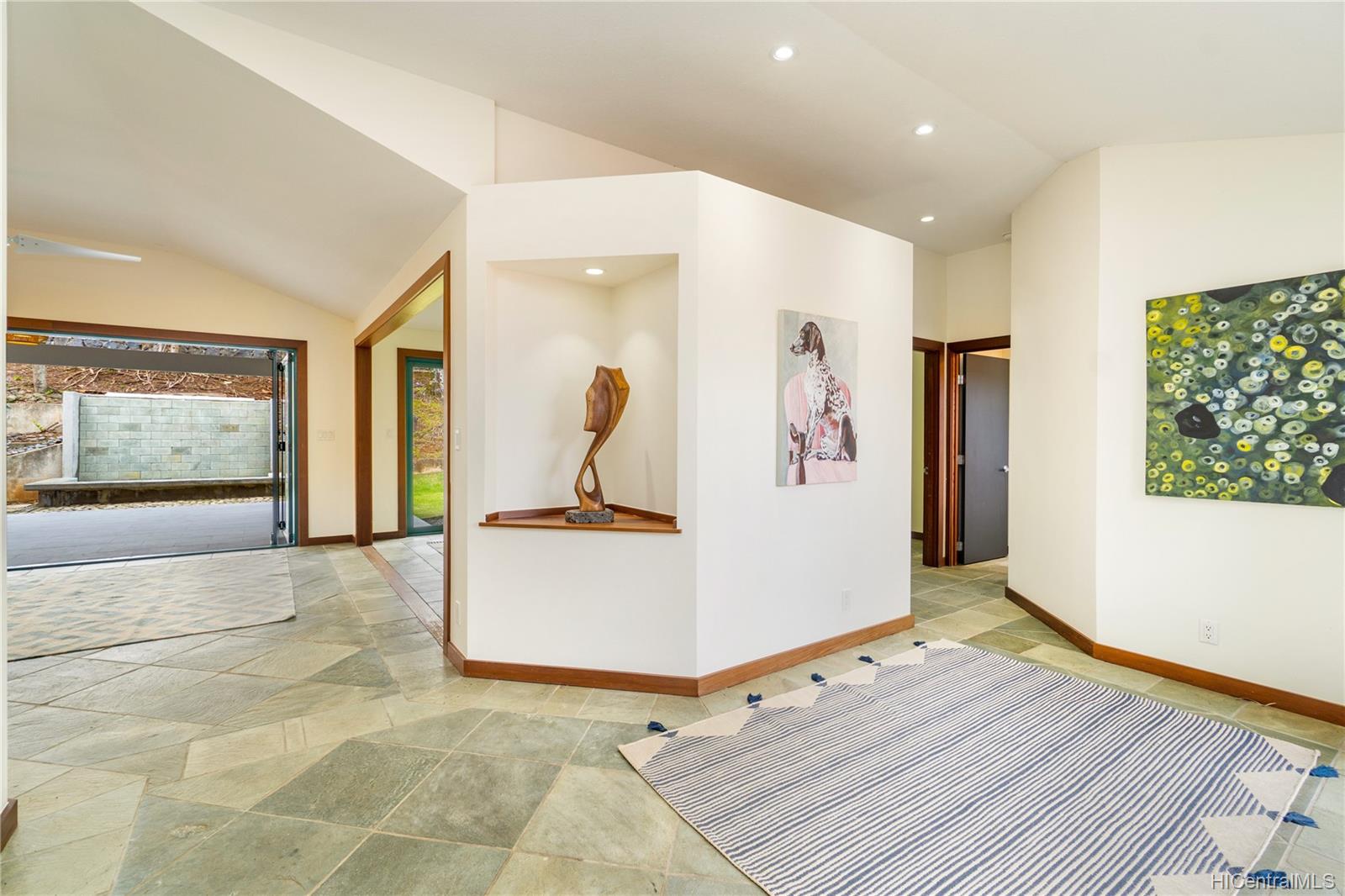 956 Lunahelu Street Kailua, HI 96734