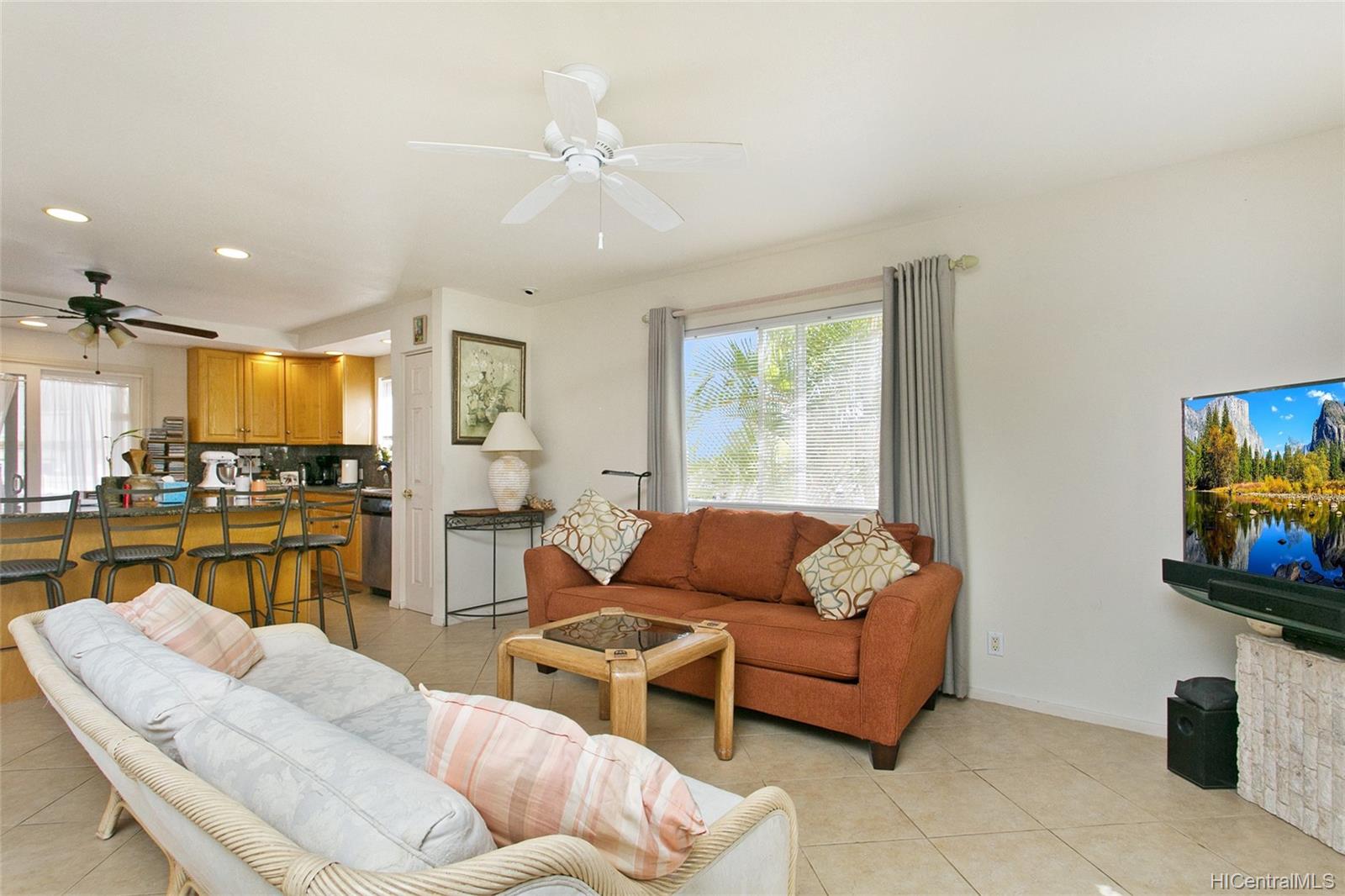 623 Inuwai Place Honolulu, HI 96825